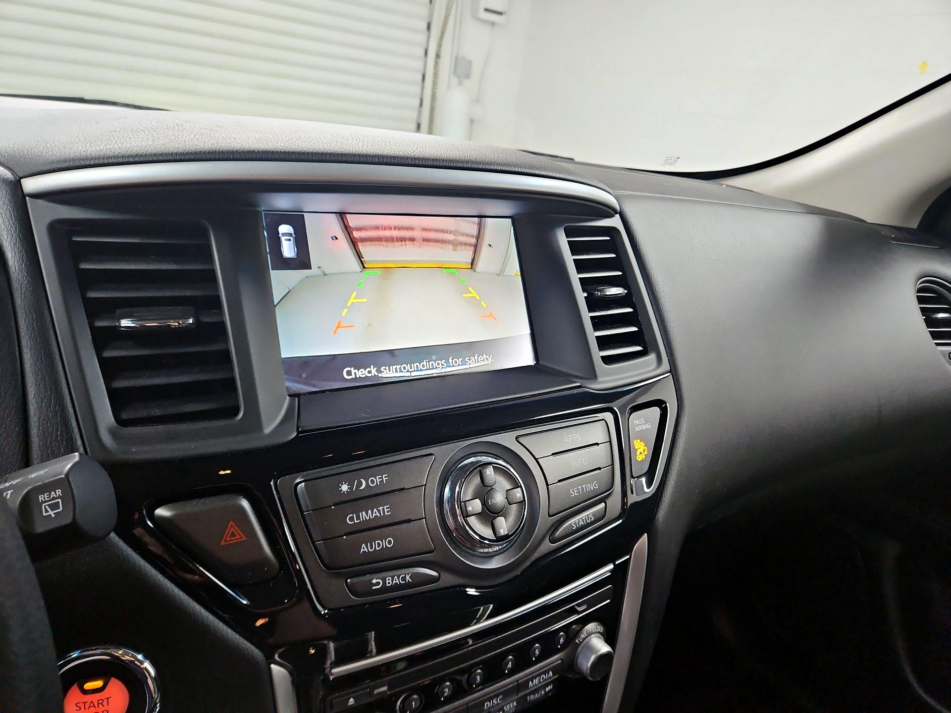 Thumbnail: 2019 Nissan Pathfinder - 14