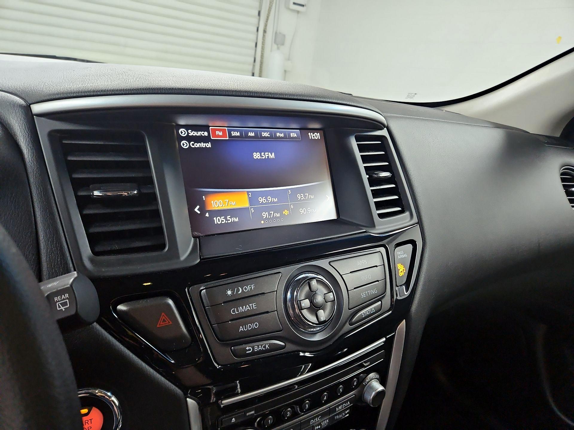 Thumbnail: 2019 Nissan Pathfinder - 15