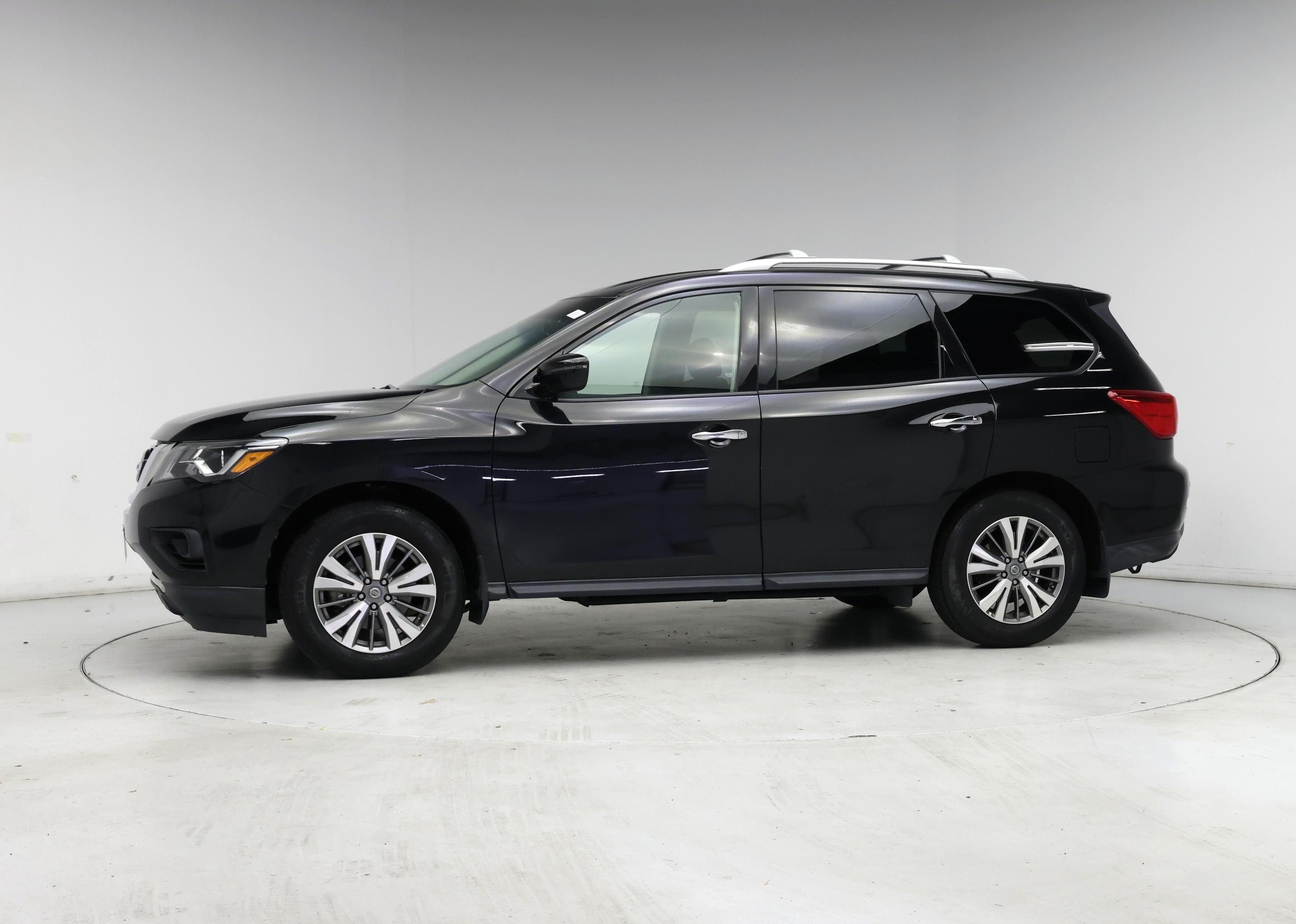 Thumbnail: 2019 Nissan Pathfinder - 3