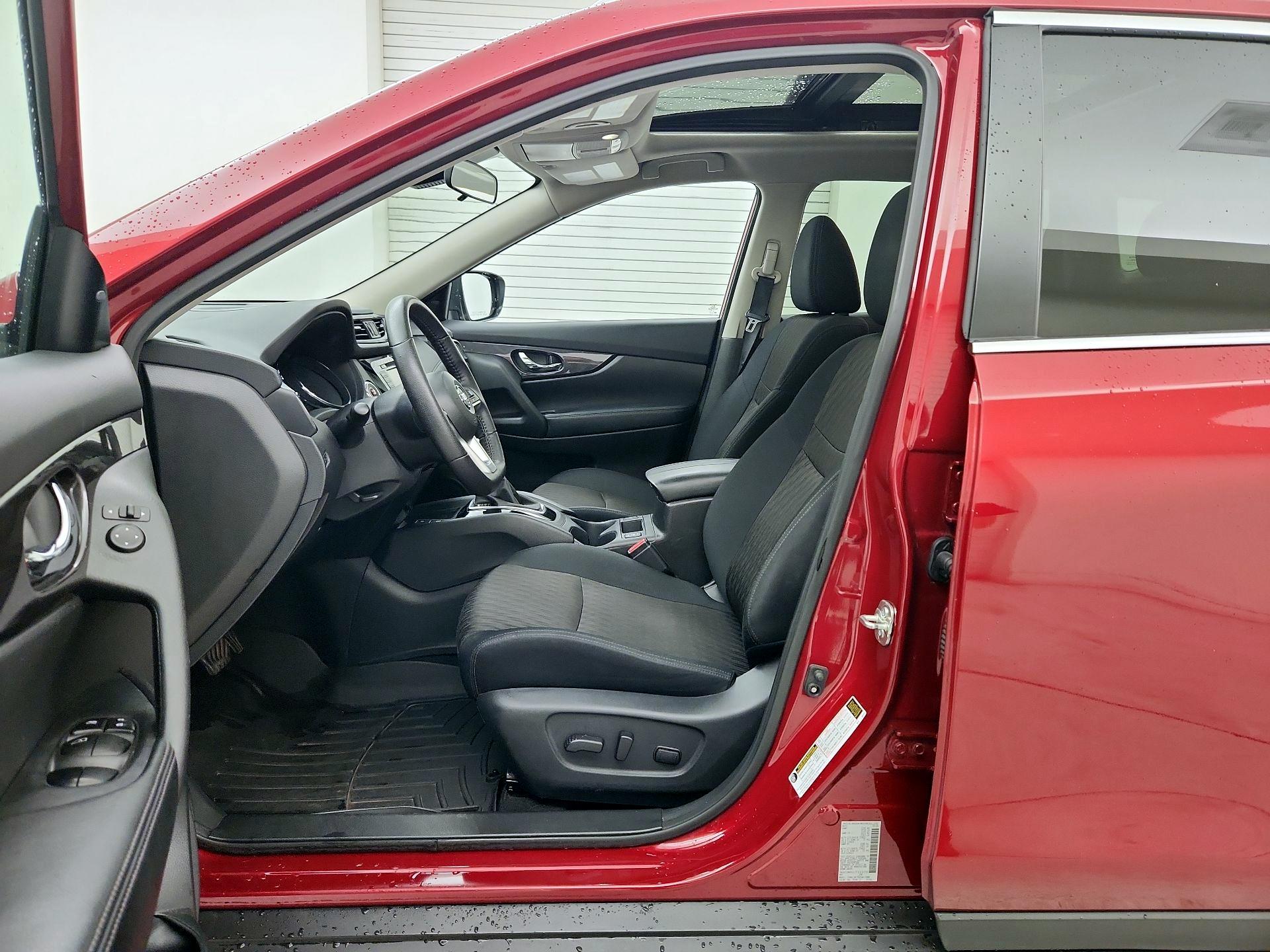 Thumbnail: 2020 Nissan Rogue - 11
