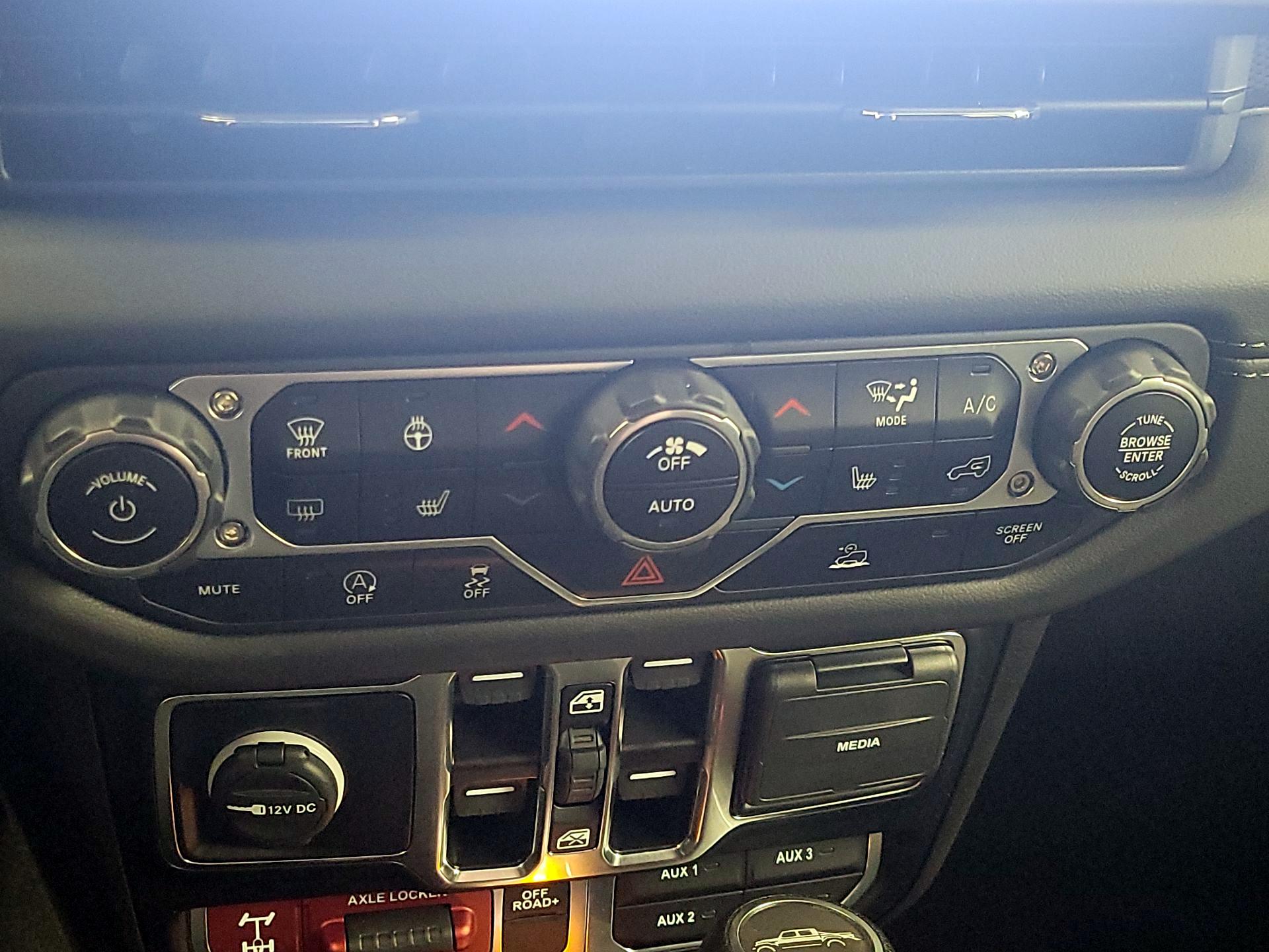 Thumbnail: 2024 Jeep Gladiator - 17