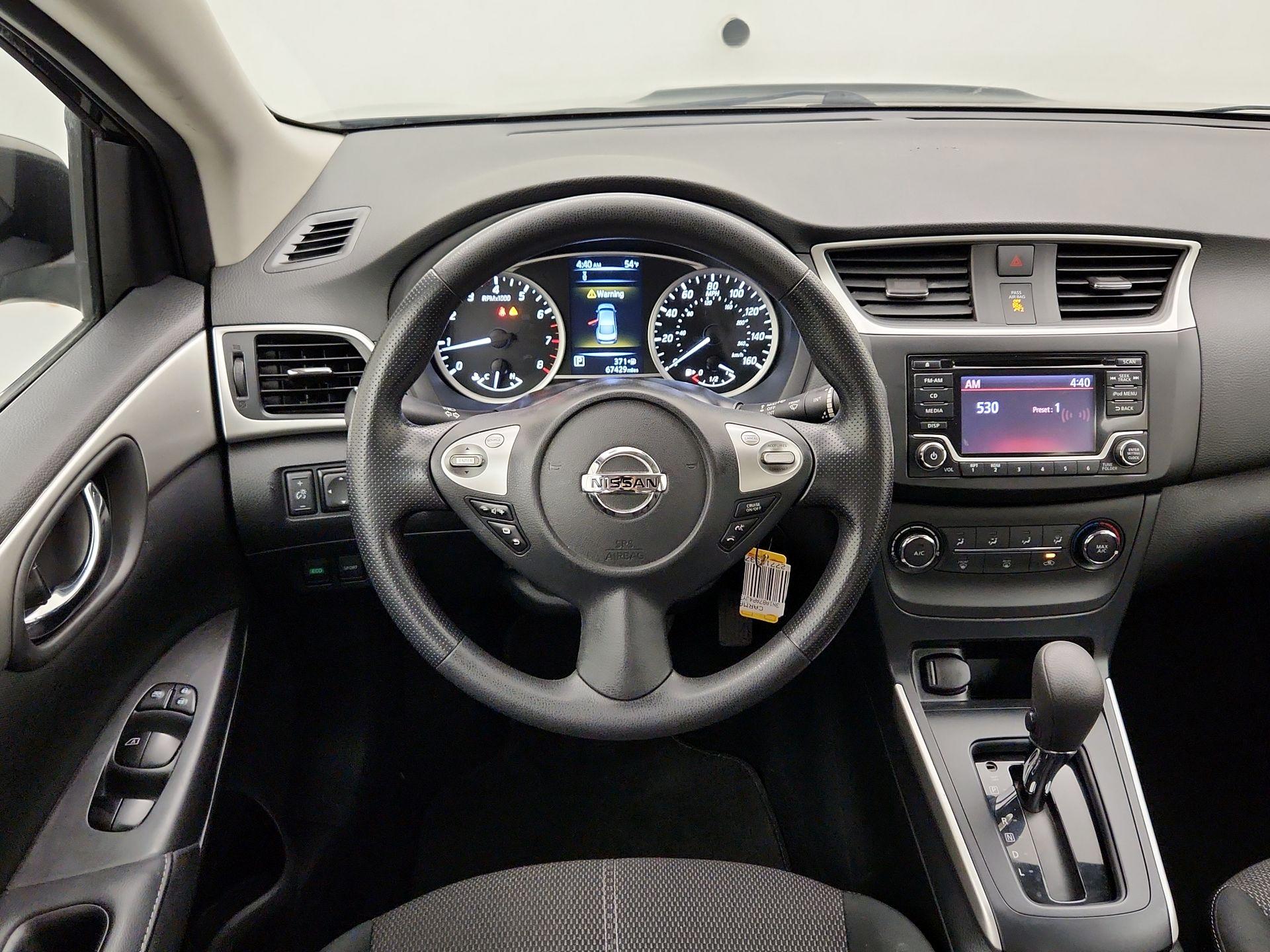 Thumbnail: 2018 Nissan Sentra - 10
