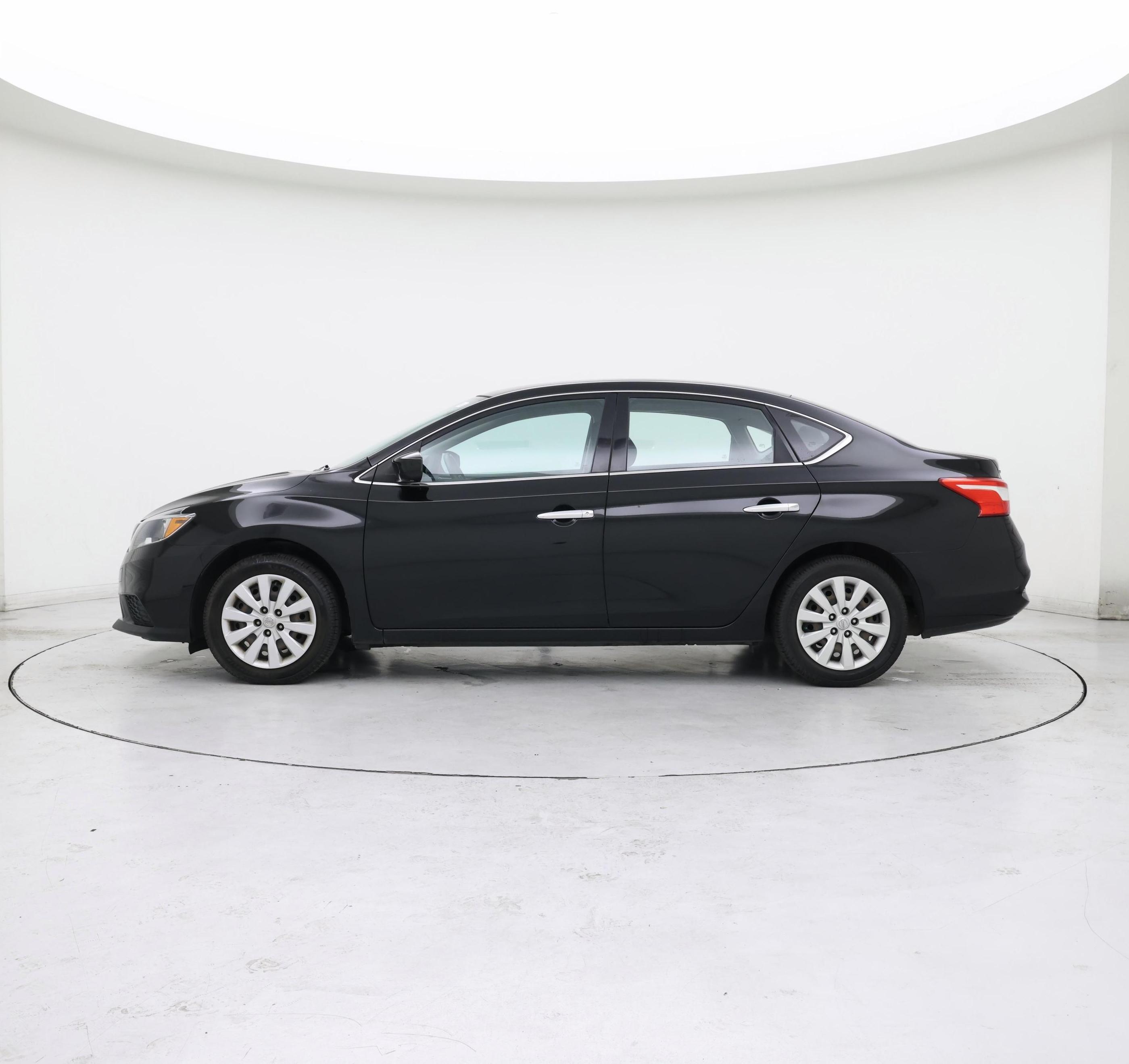 Thumbnail: 2018 Nissan Sentra - 3