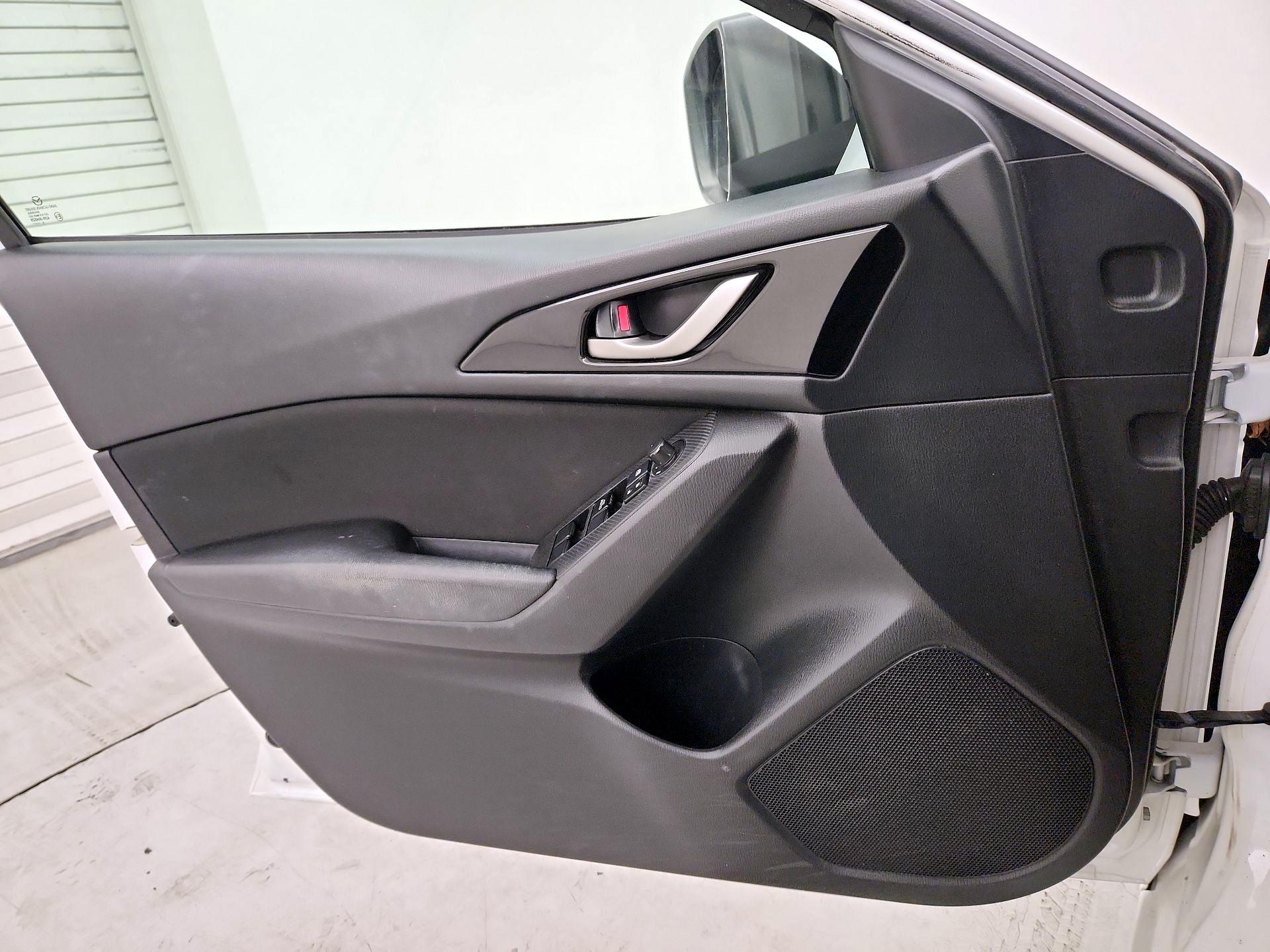 Thumbnail: 2016 Mazda Mazda3 - 12