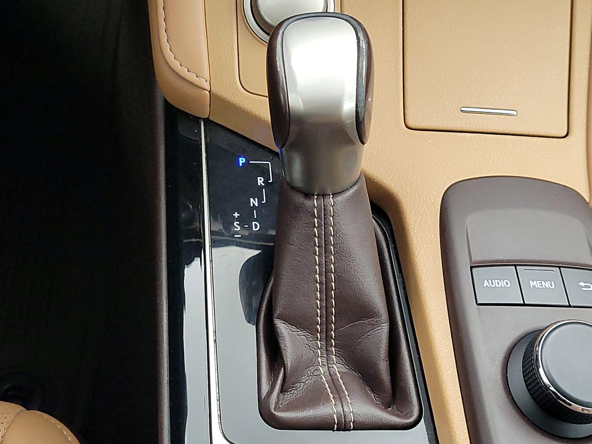 Thumbnail: 2016 Lexus ES - 17