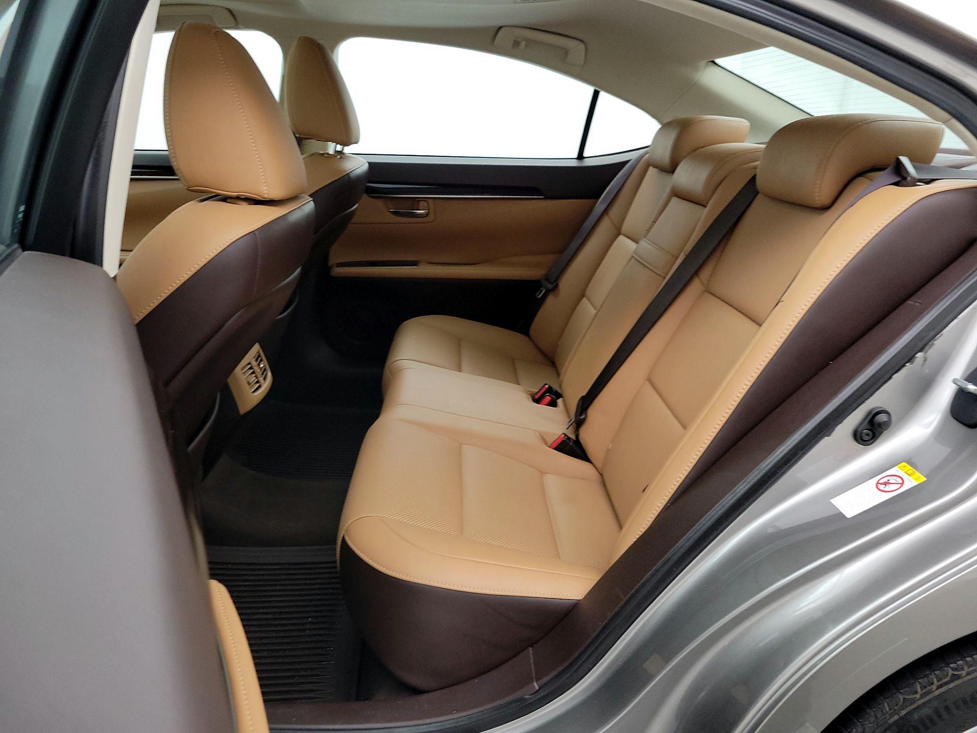 Thumbnail: 2016 Lexus ES - 20