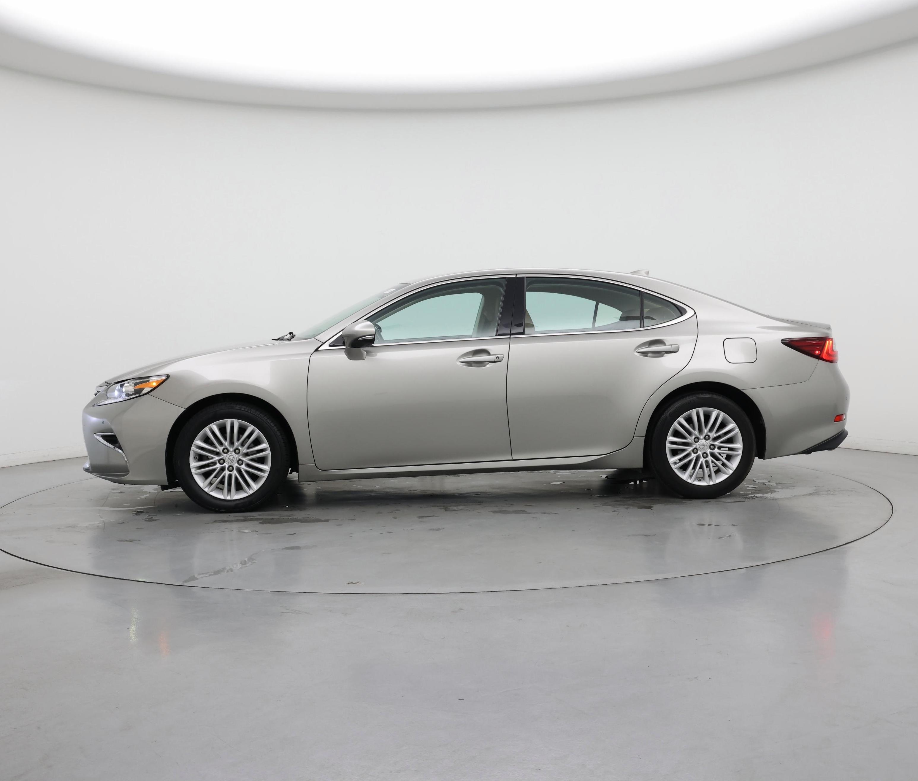 Thumbnail: 2016 Lexus ES - 3