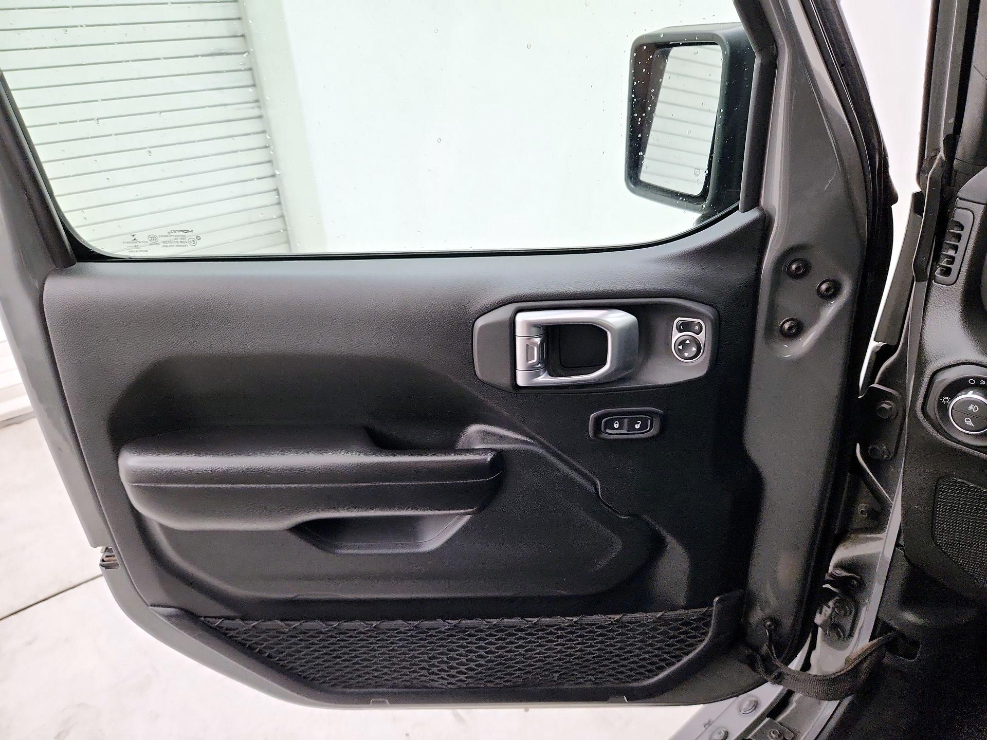 Thumbnail: 2020 Jeep Gladiator - 12