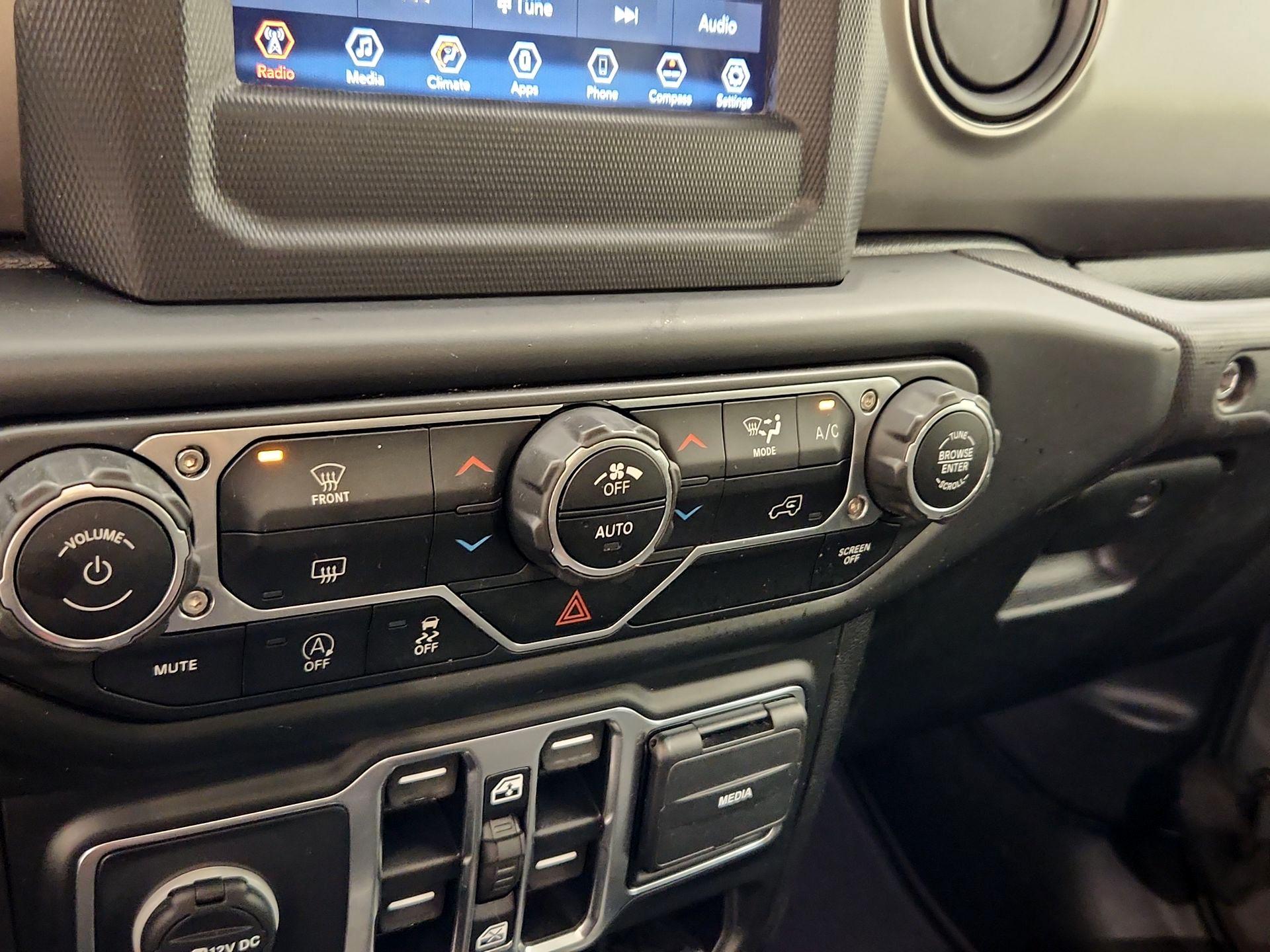 Thumbnail: 2020 Jeep Gladiator - 16