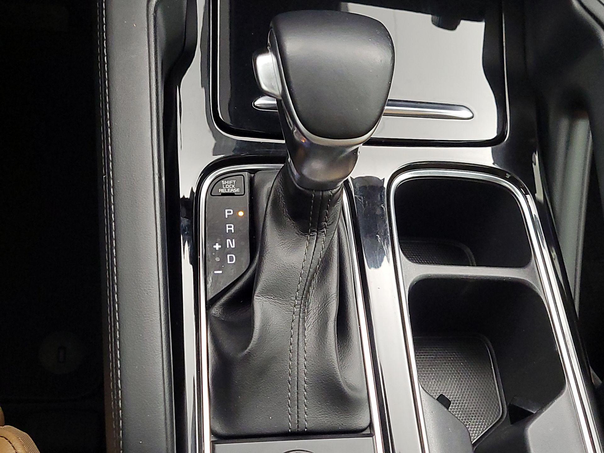 Thumbnail: 2020 Kia Telluride - 18