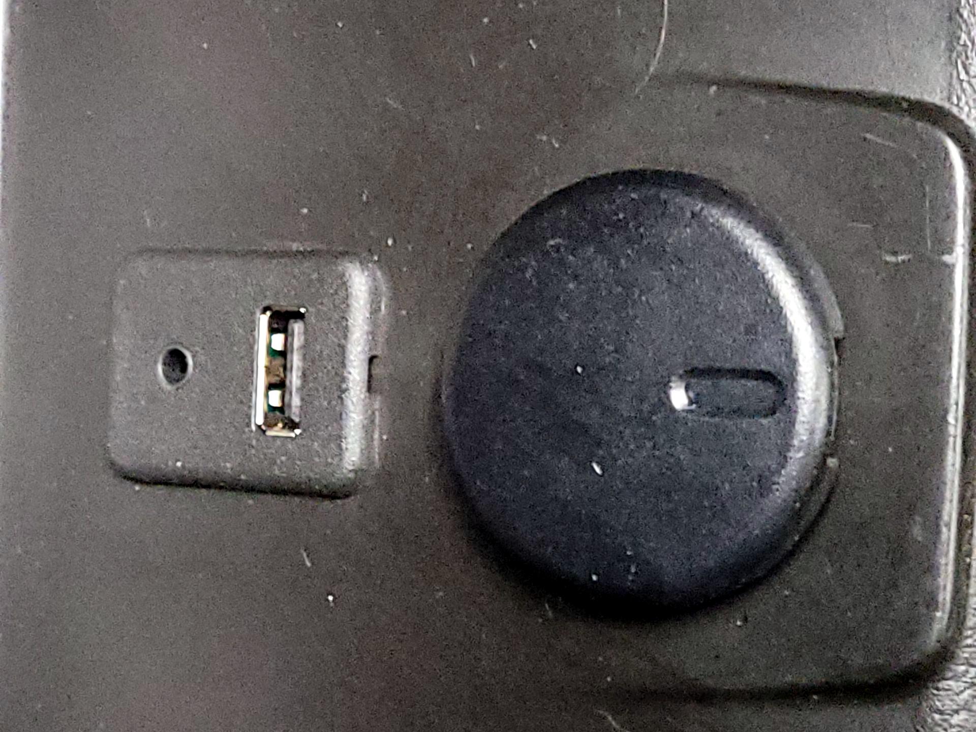 Thumbnail: 2015 Chevrolet Camaro - 19