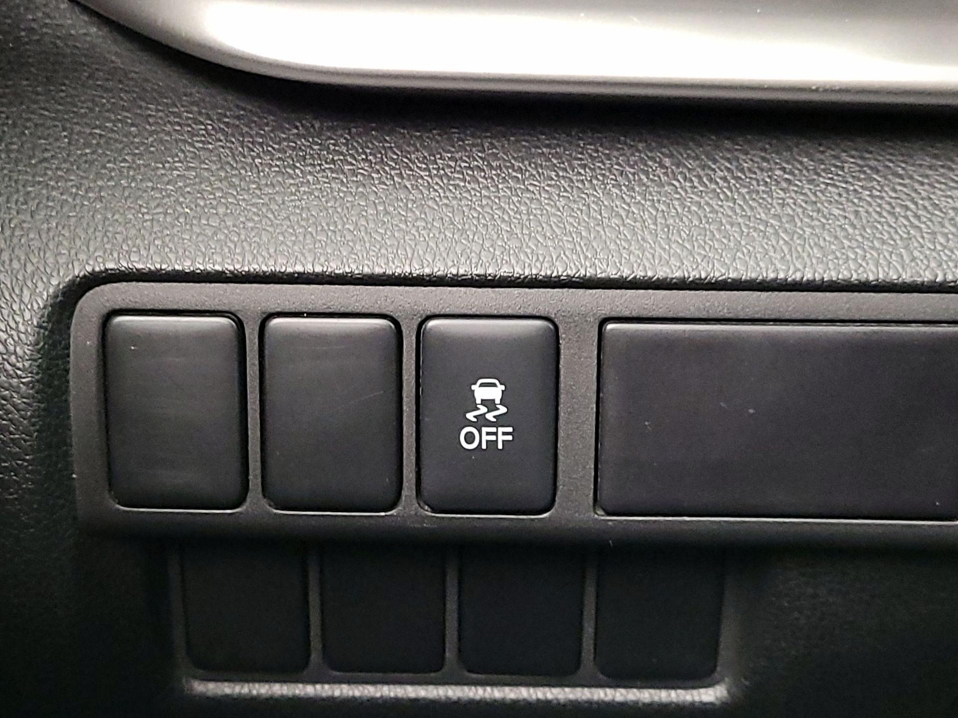 Thumbnail: 2019 Mitsubishi Eclipse Cross - 13