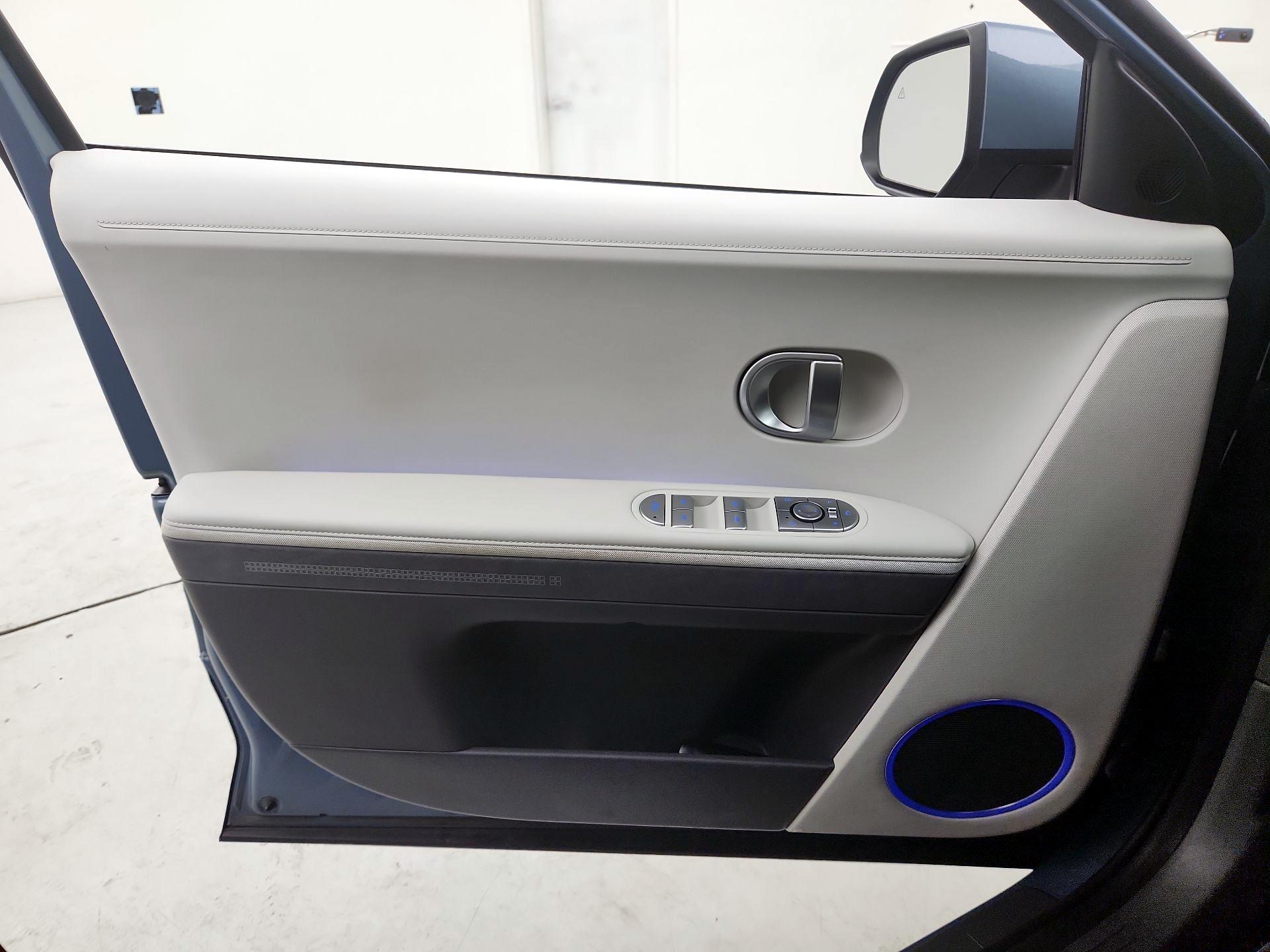 Thumbnail: 2023 Hyundai Ioniq 5 - 12