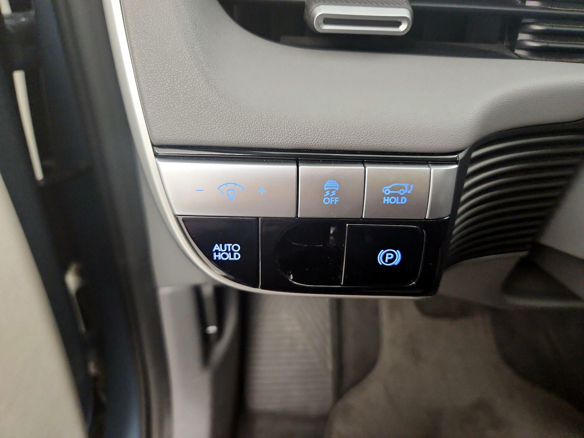 Thumbnail: 2023 Hyundai Ioniq 5 - 13
