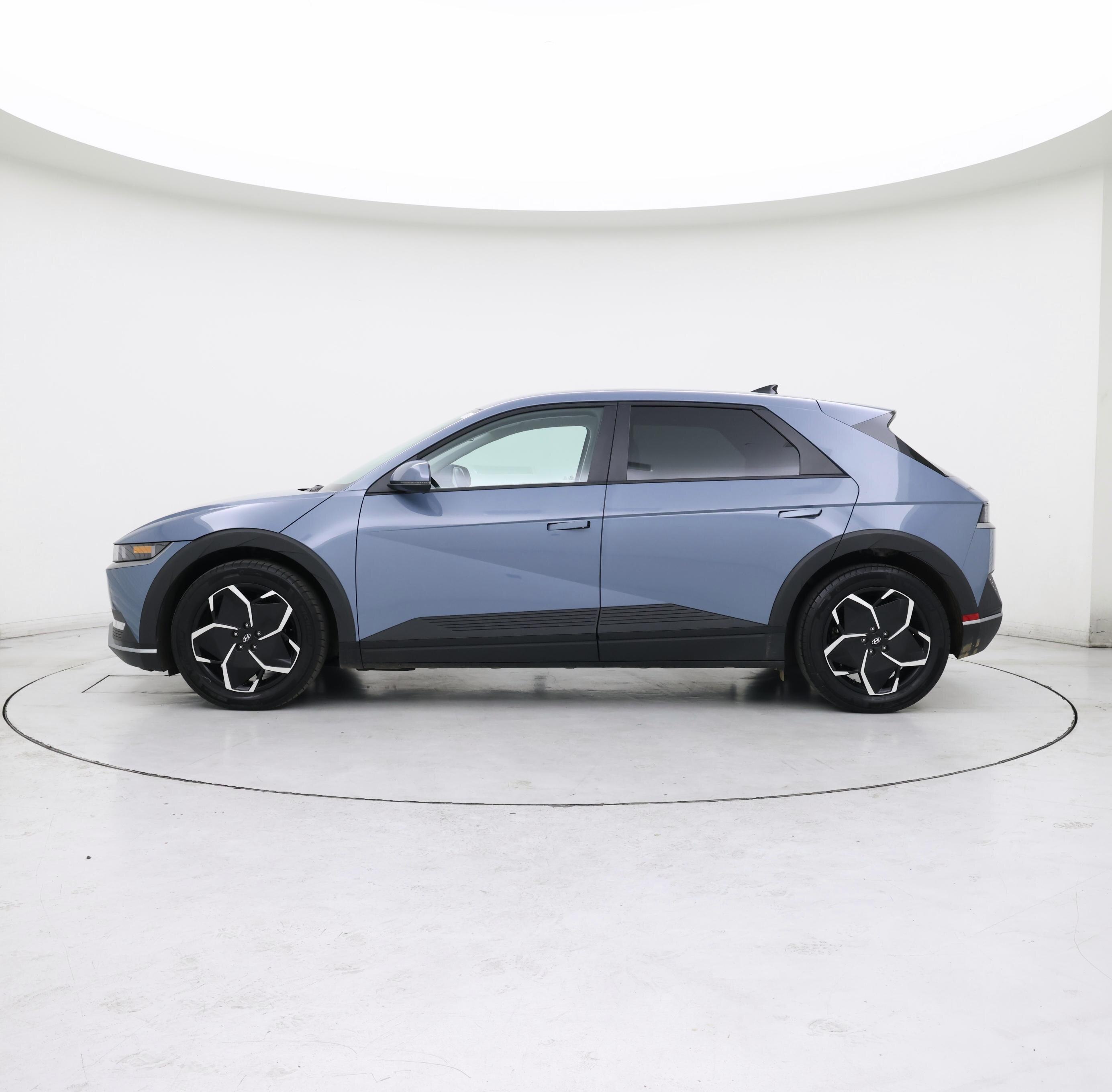 Thumbnail: 2023 Hyundai Ioniq 5 - 3