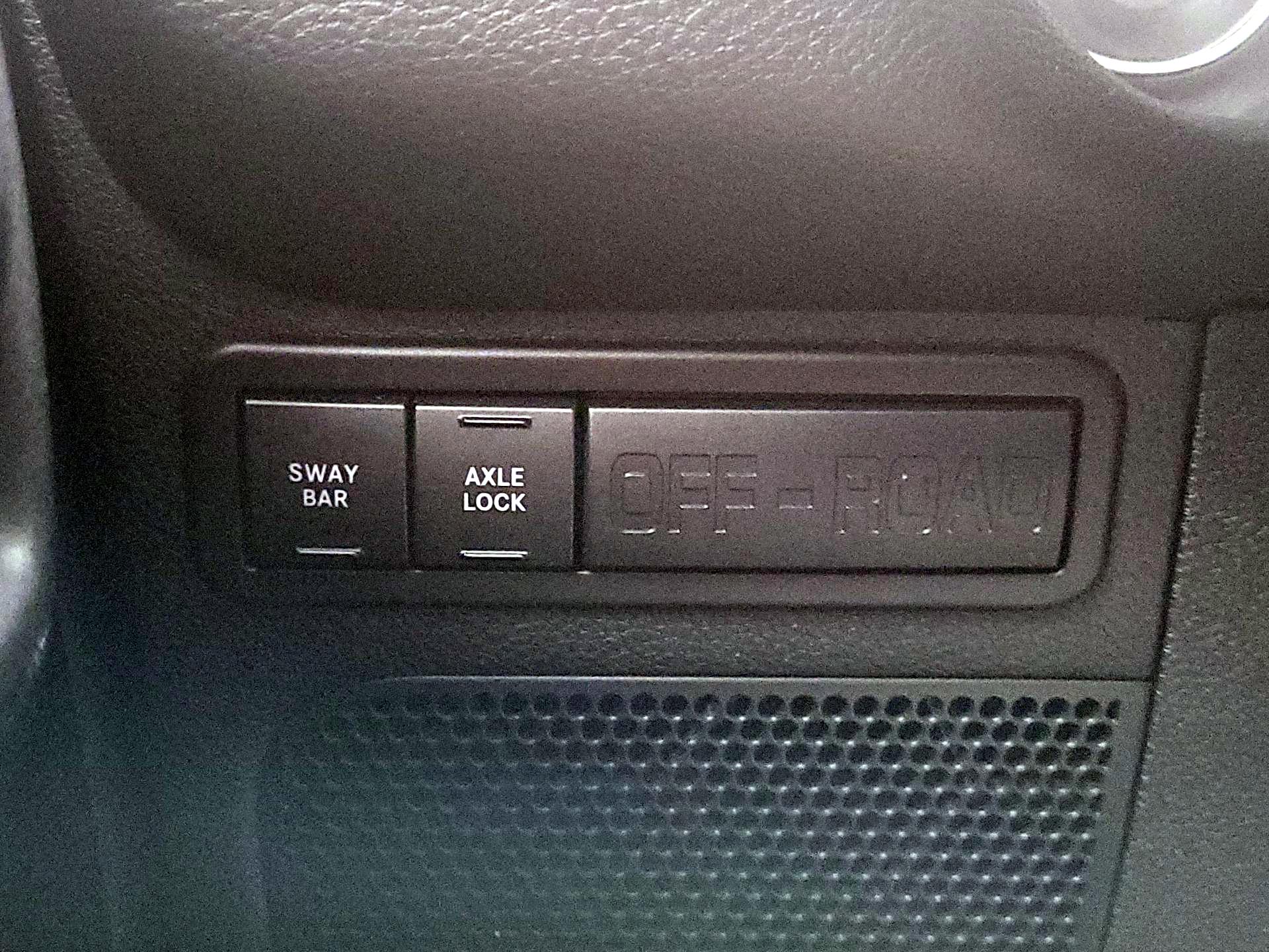 Thumbnail: 2015 Jeep Wrangler - 13