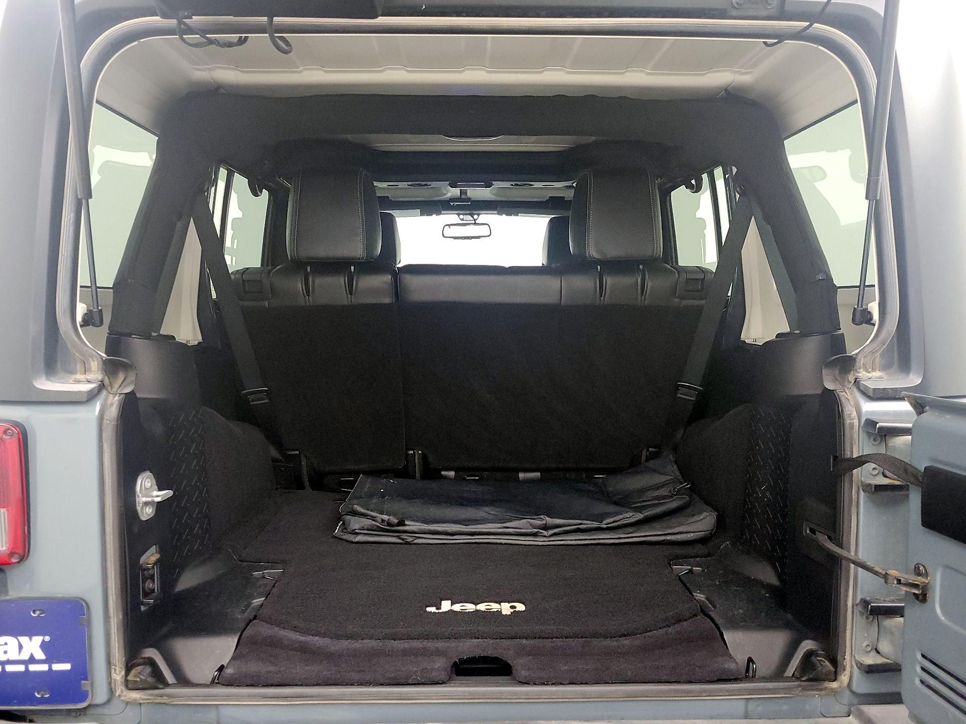 Thumbnail: 2015 Jeep Wrangler - 19