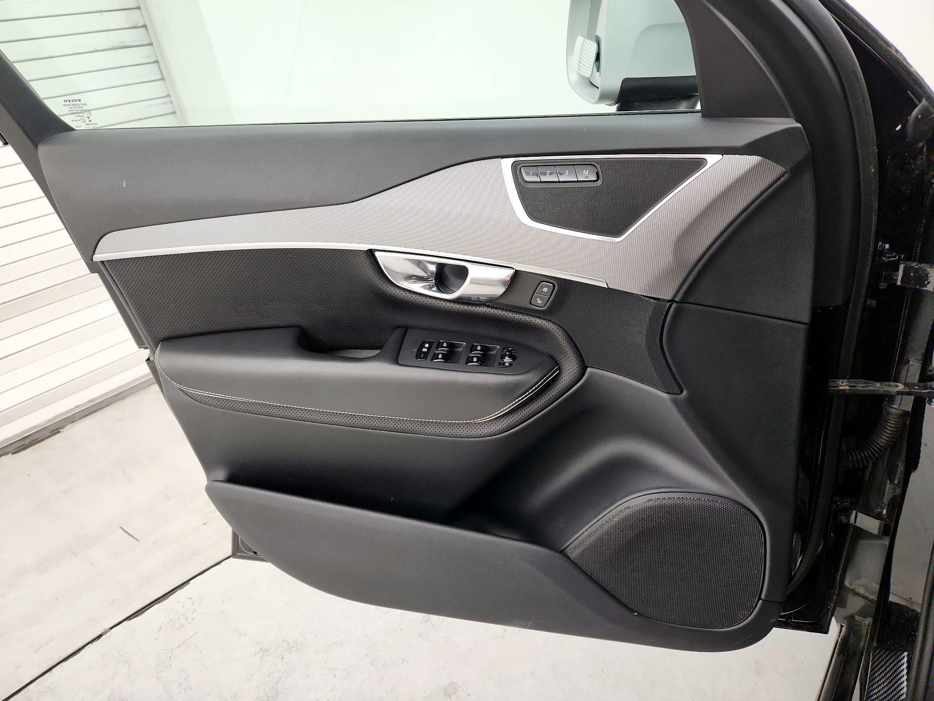 Thumbnail: 2016 Volvo XC90 - 12