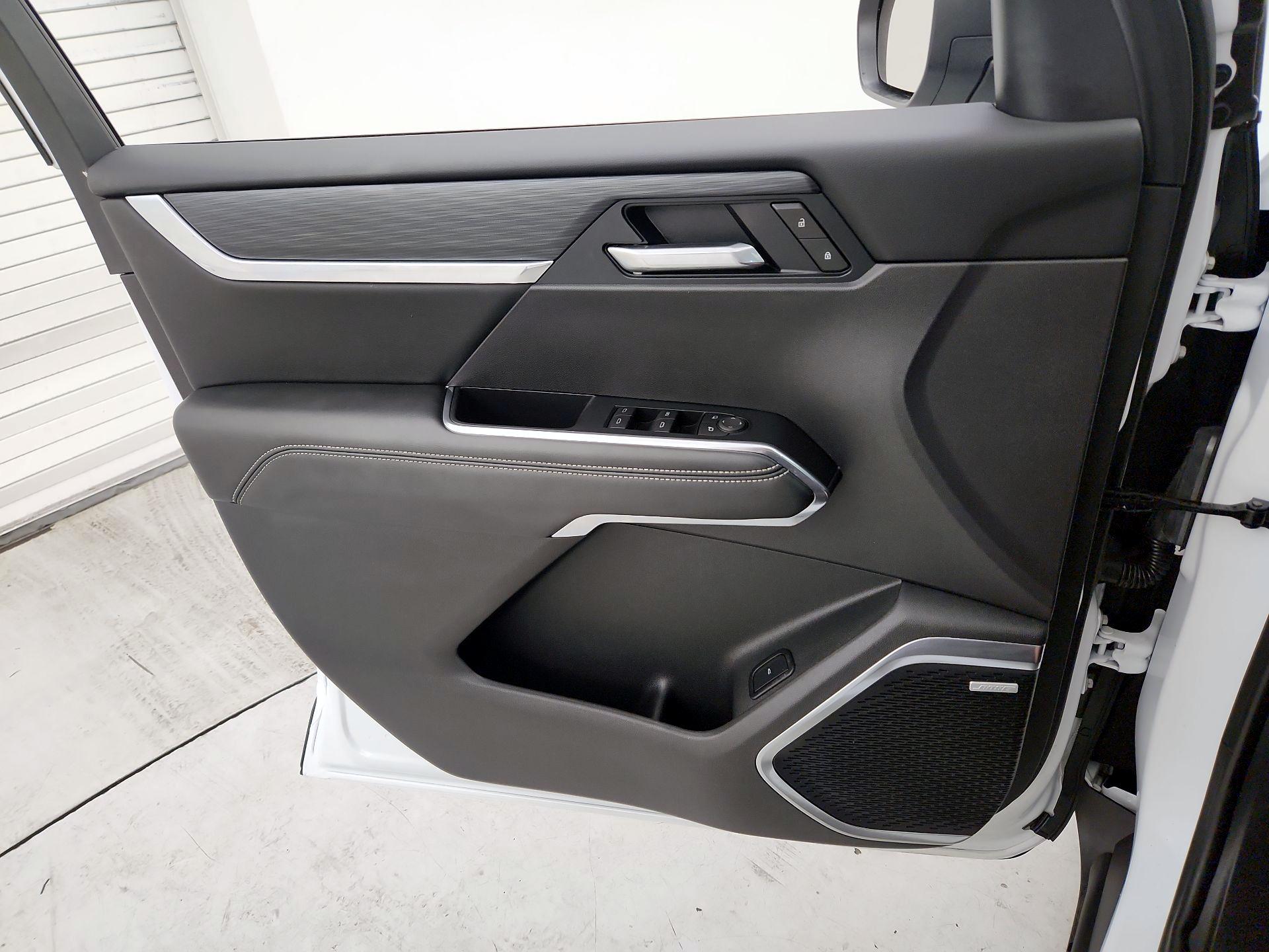 Thumbnail: 2025 GMC Acadia - 12