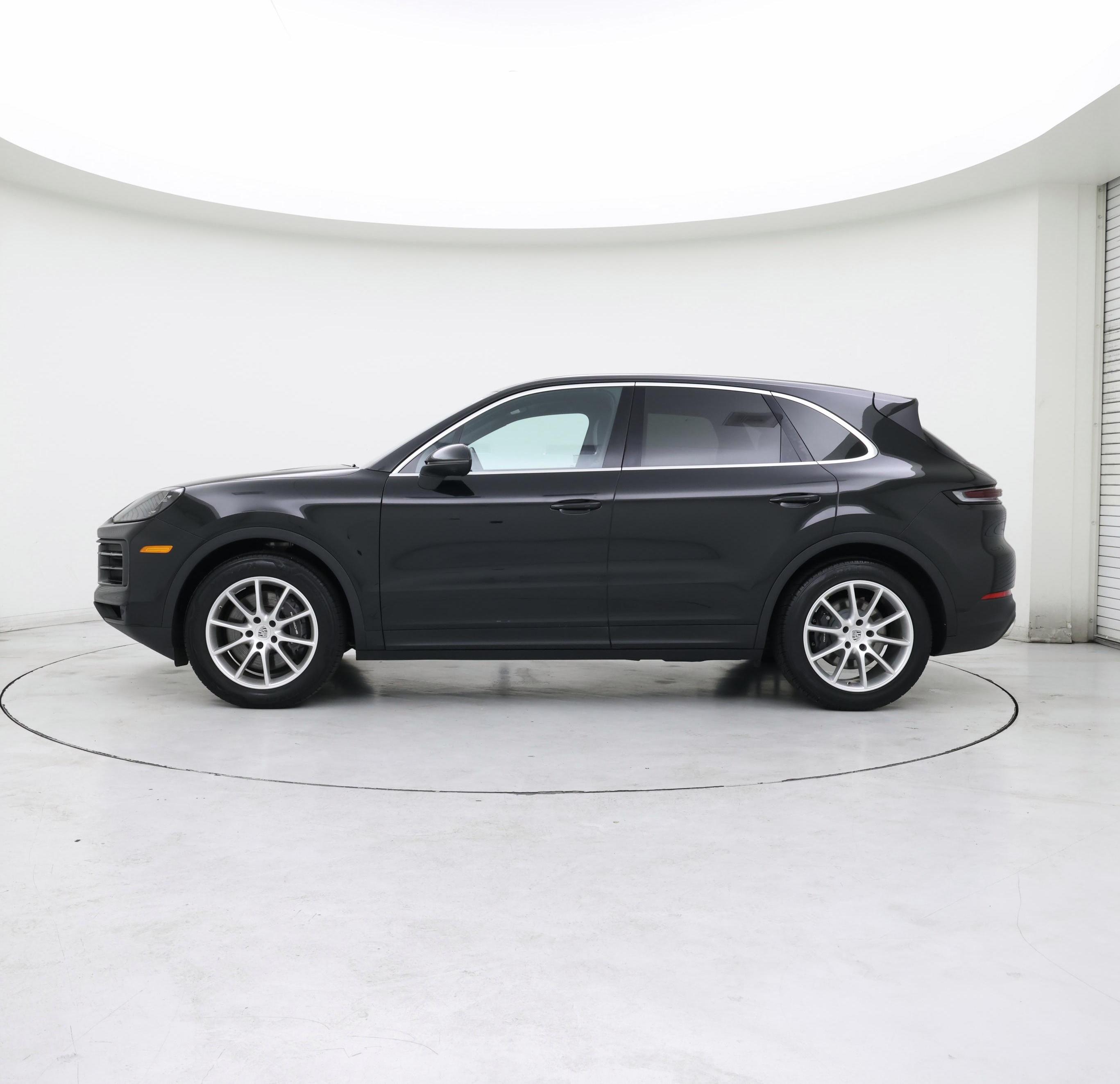 Thumbnail: 2024 Porsche Cayenne - 3