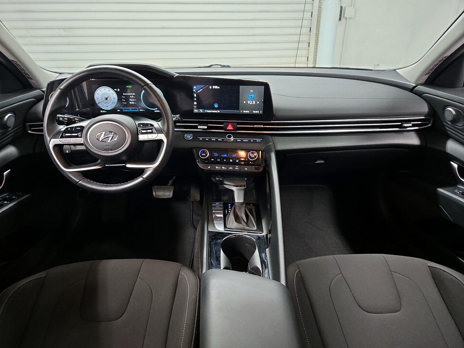 Thumbnail: 2023 Hyundai Elantra - 9