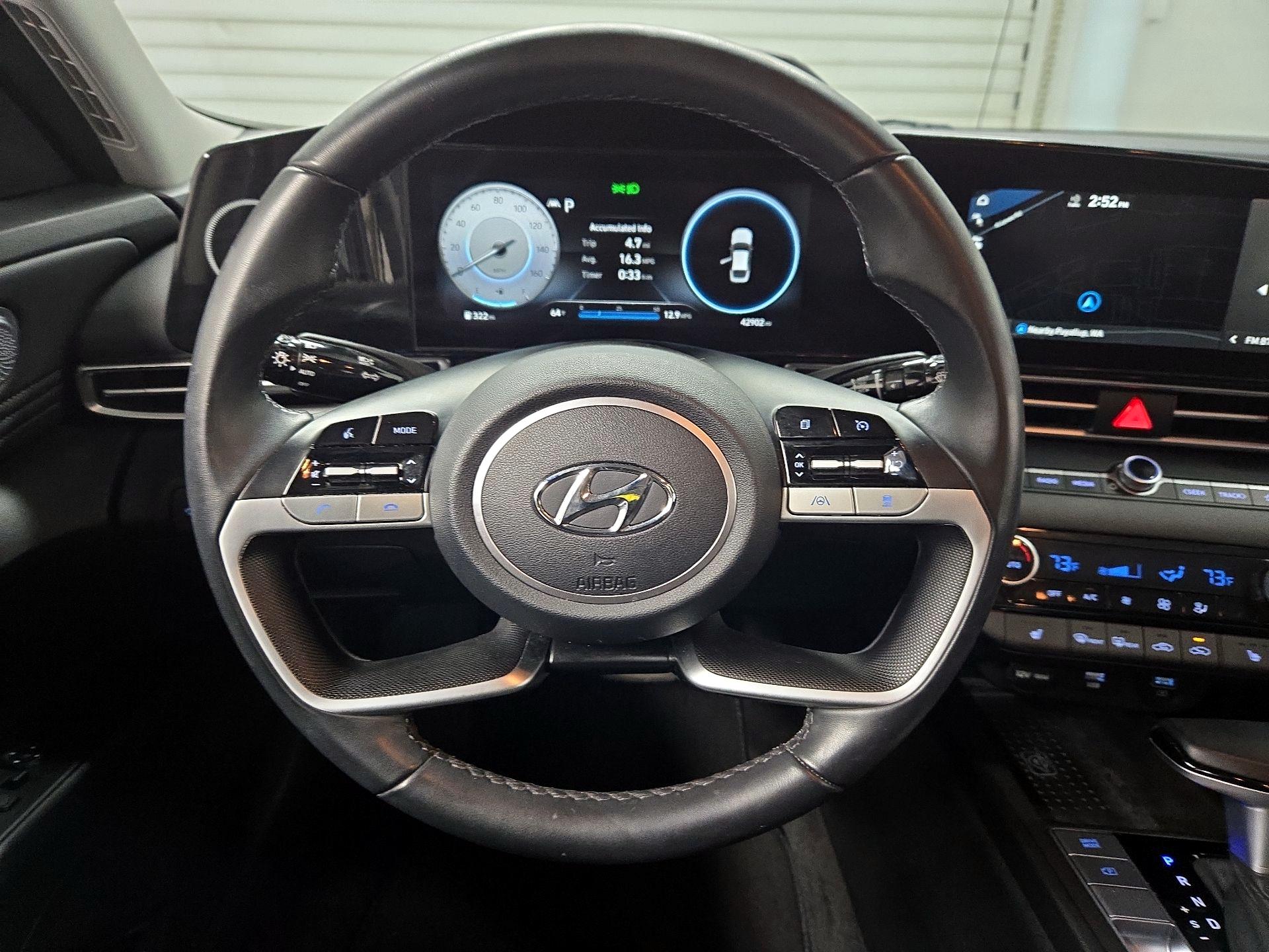 Thumbnail: 2023 Hyundai Elantra - 10