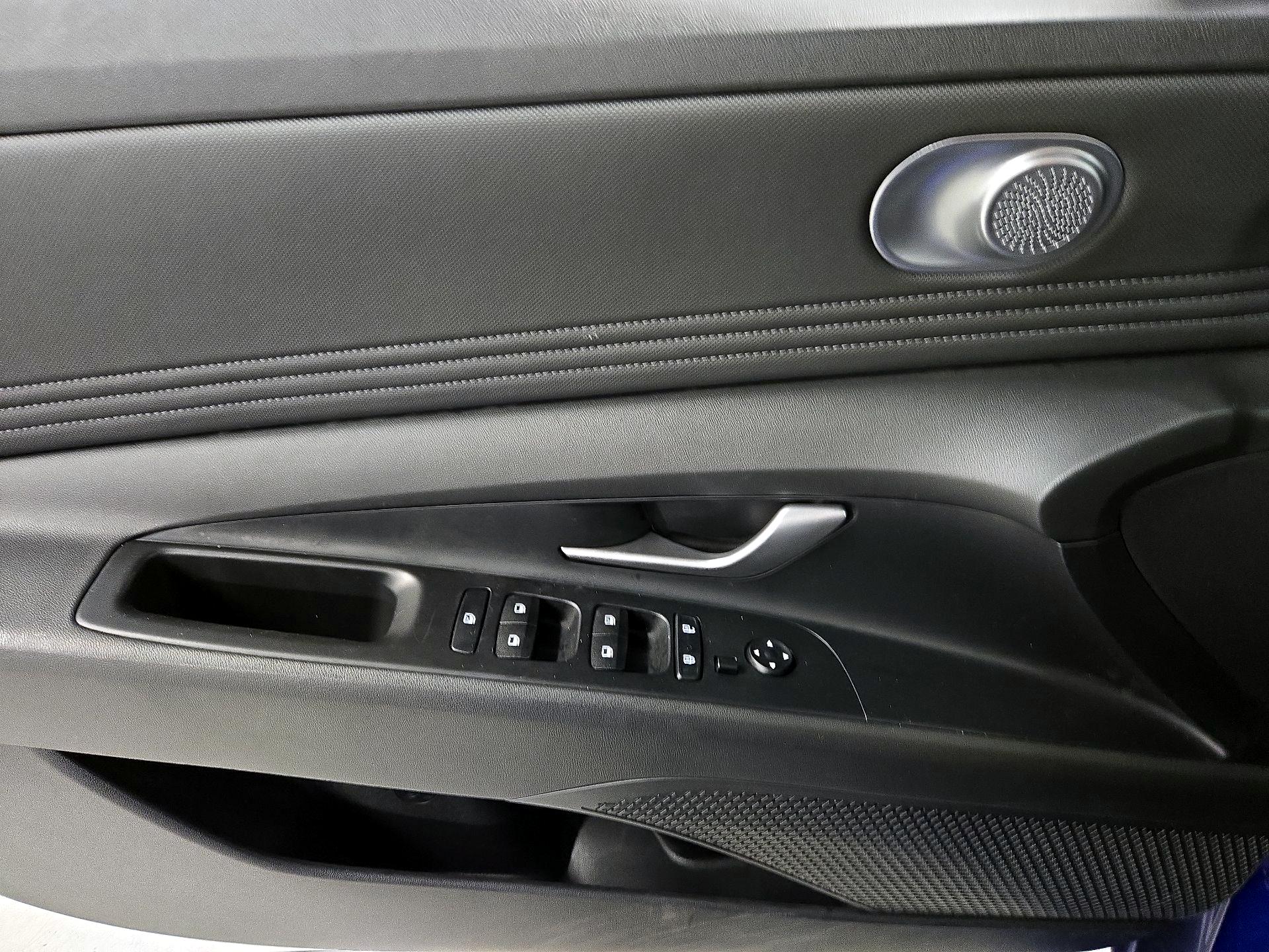 Thumbnail: 2023 Hyundai Elantra - 12