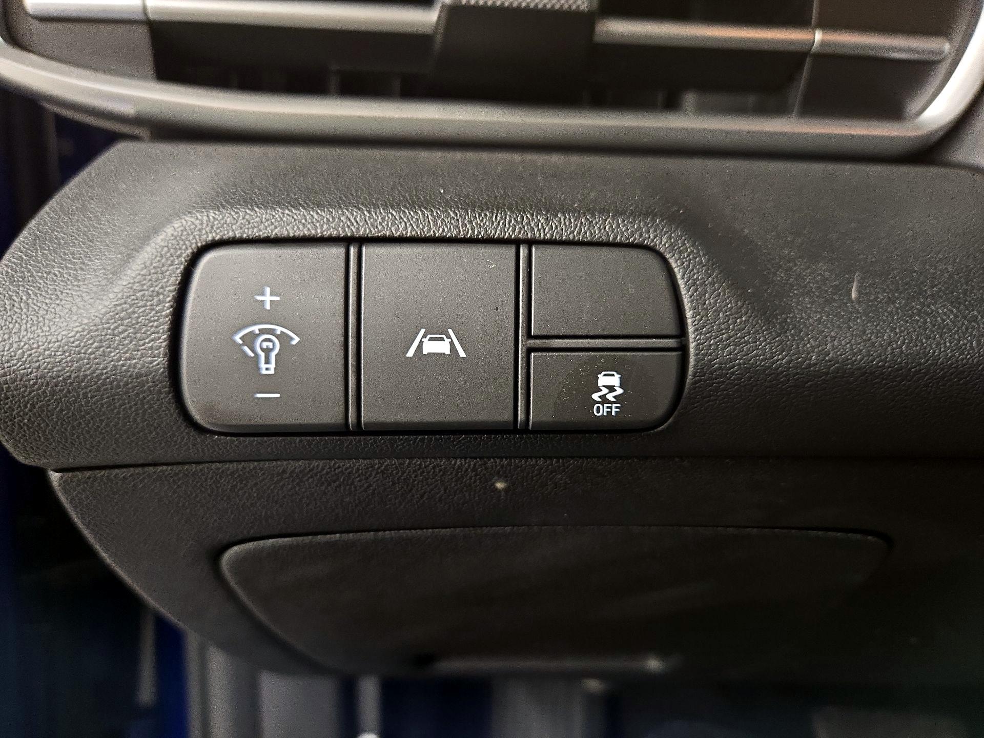 Thumbnail: 2023 Hyundai Elantra - 13