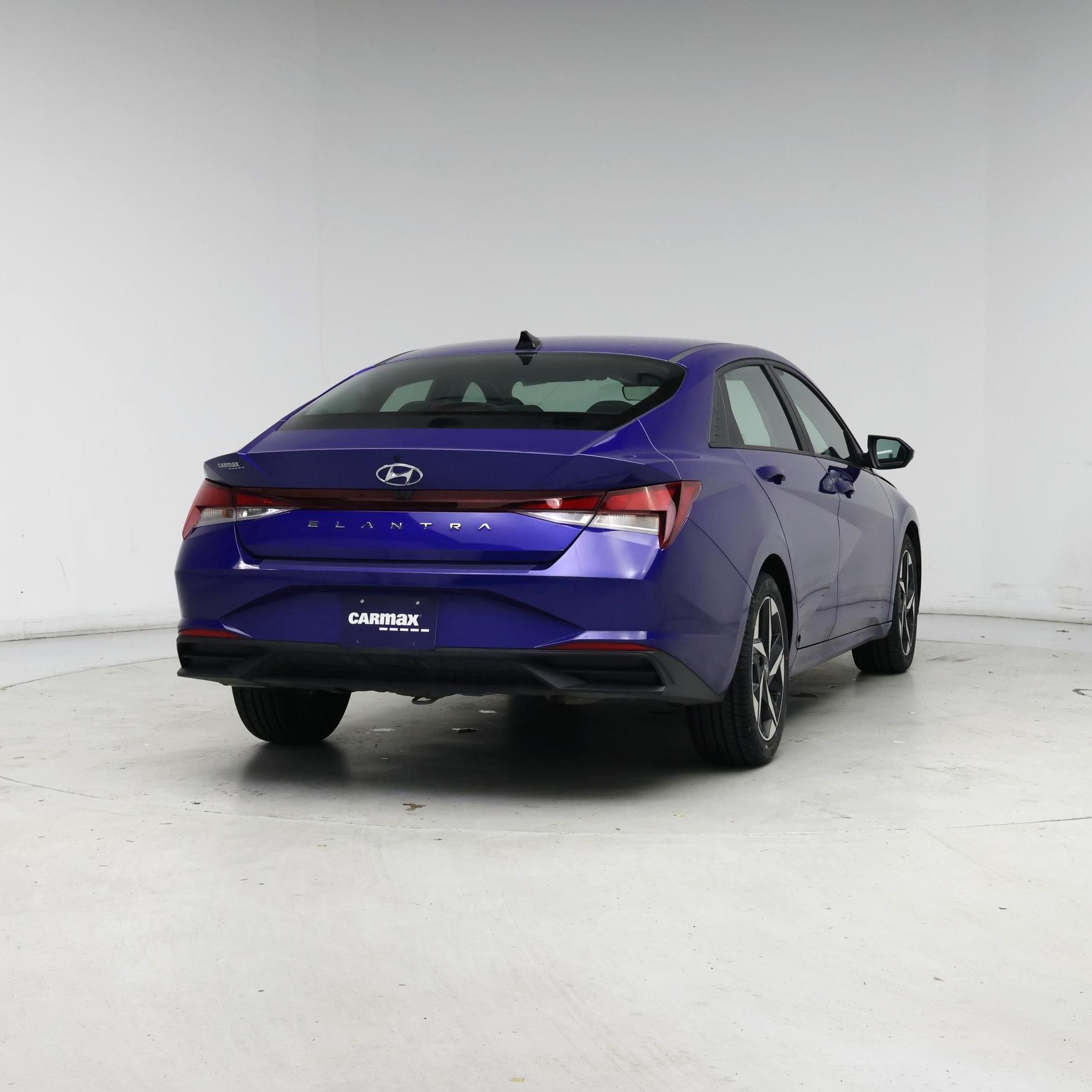 Thumbnail: 2023 Hyundai Elantra - 8