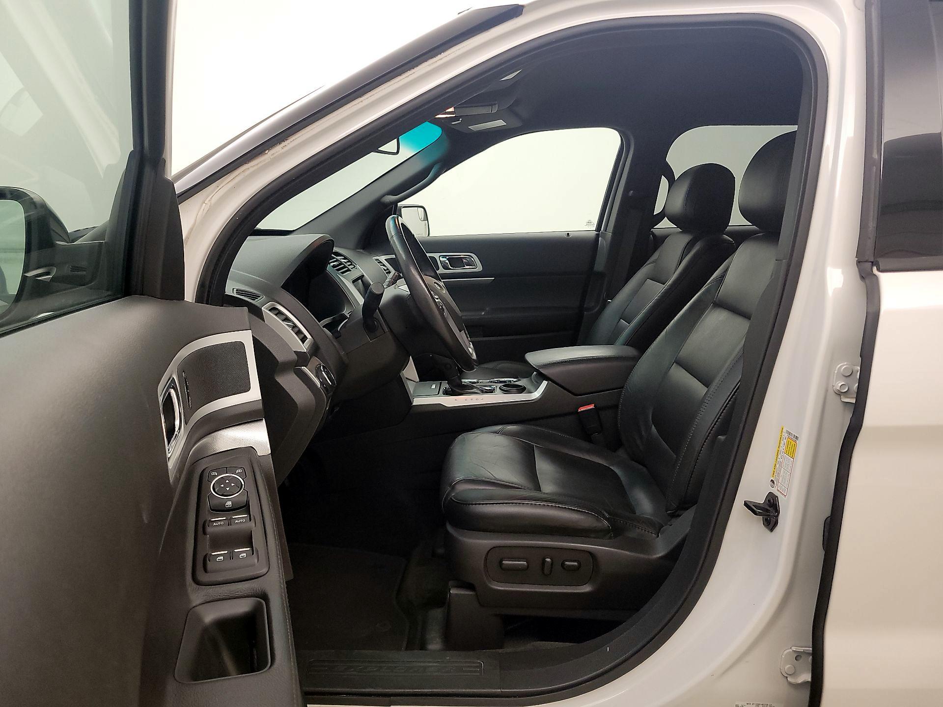 Thumbnail: 2014 Ford Explorer - 11