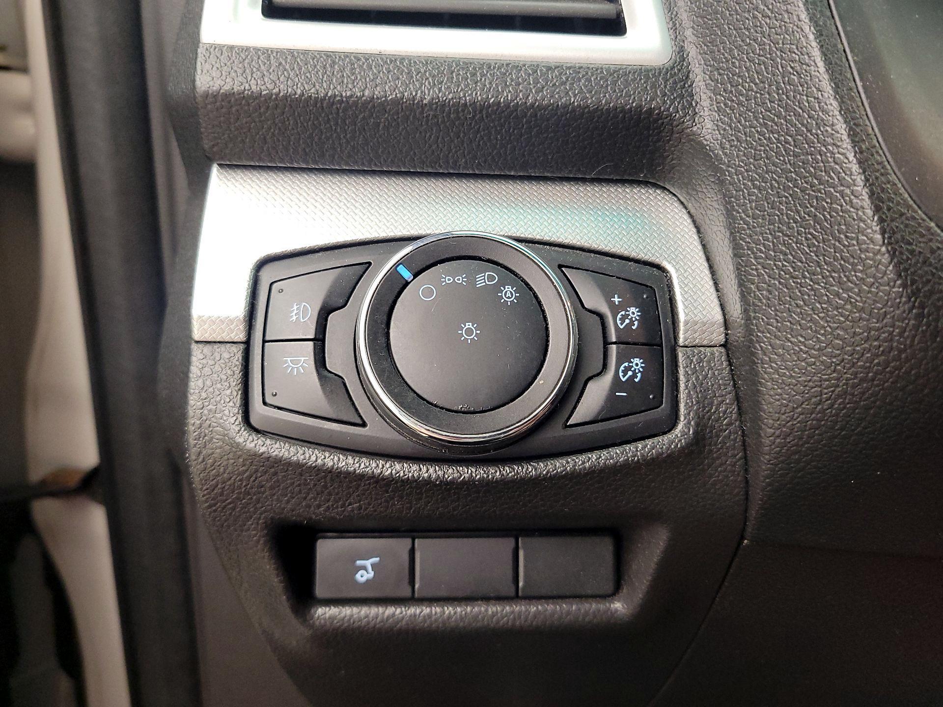 Thumbnail: 2014 Ford Explorer - 13
