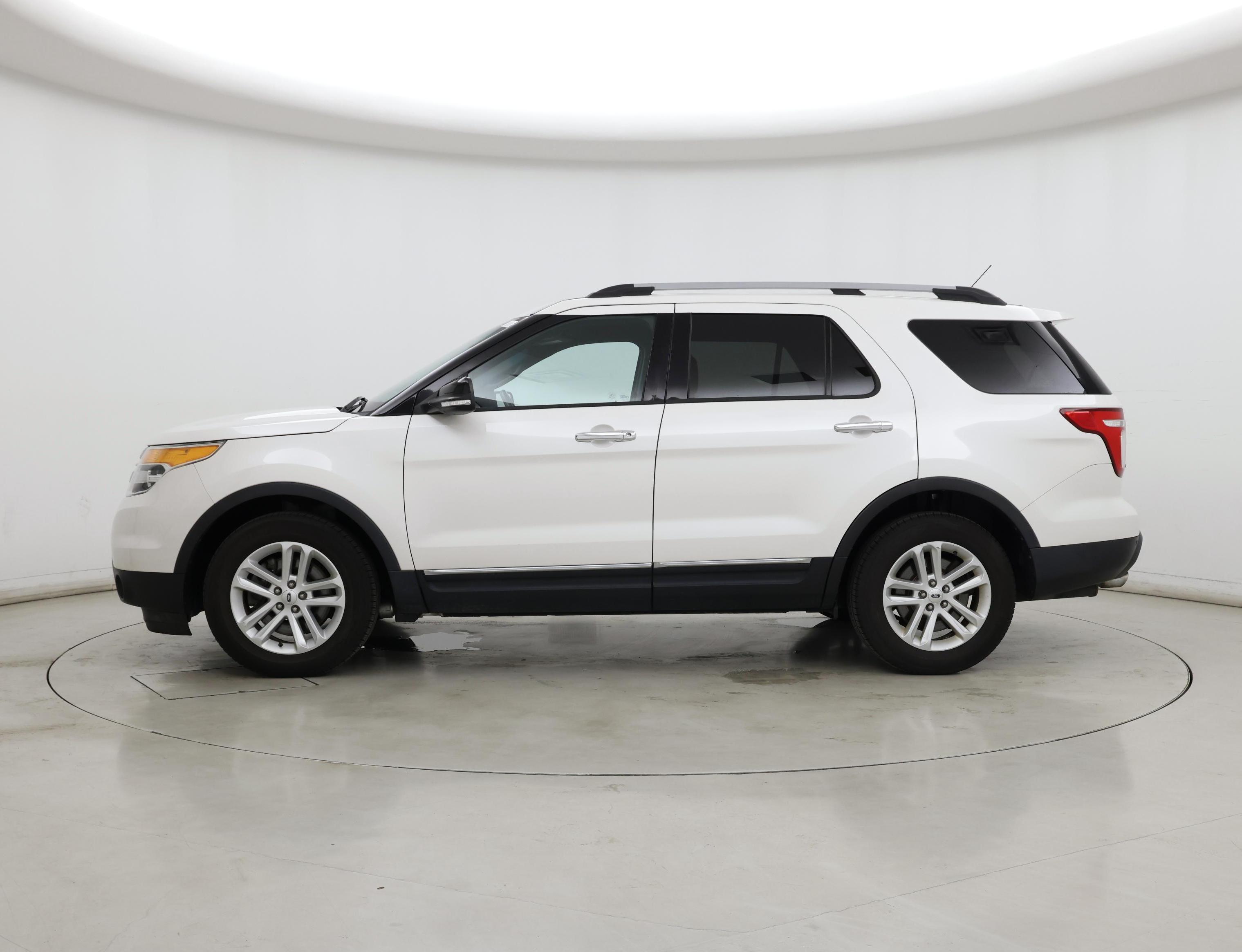 Thumbnail: 2014 Ford Explorer - 3