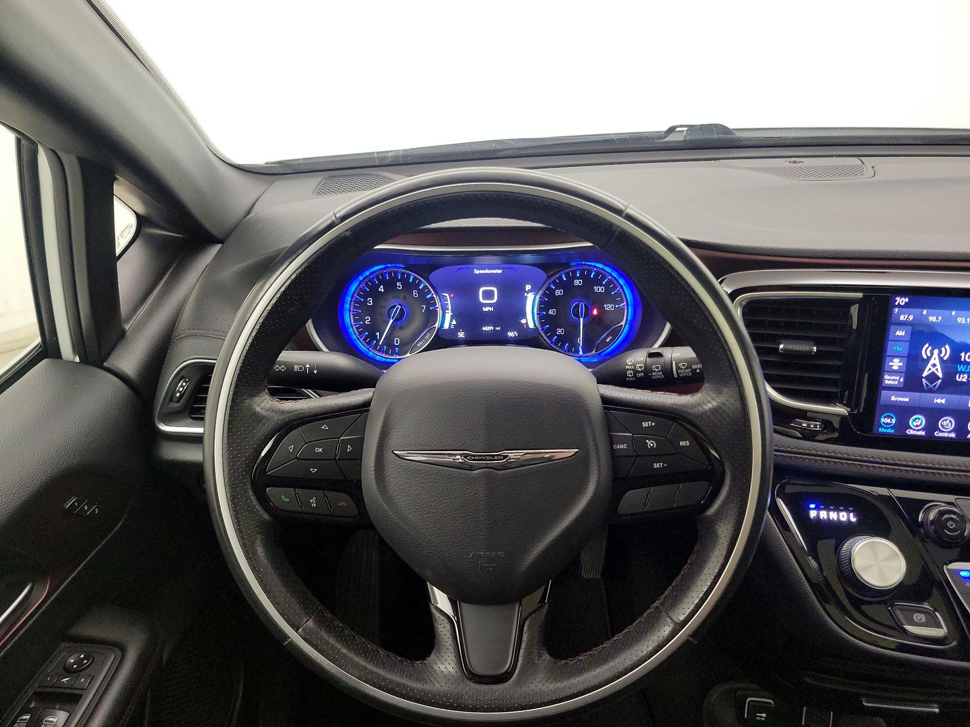 Thumbnail: 2020 Chrysler Pacifica - 10