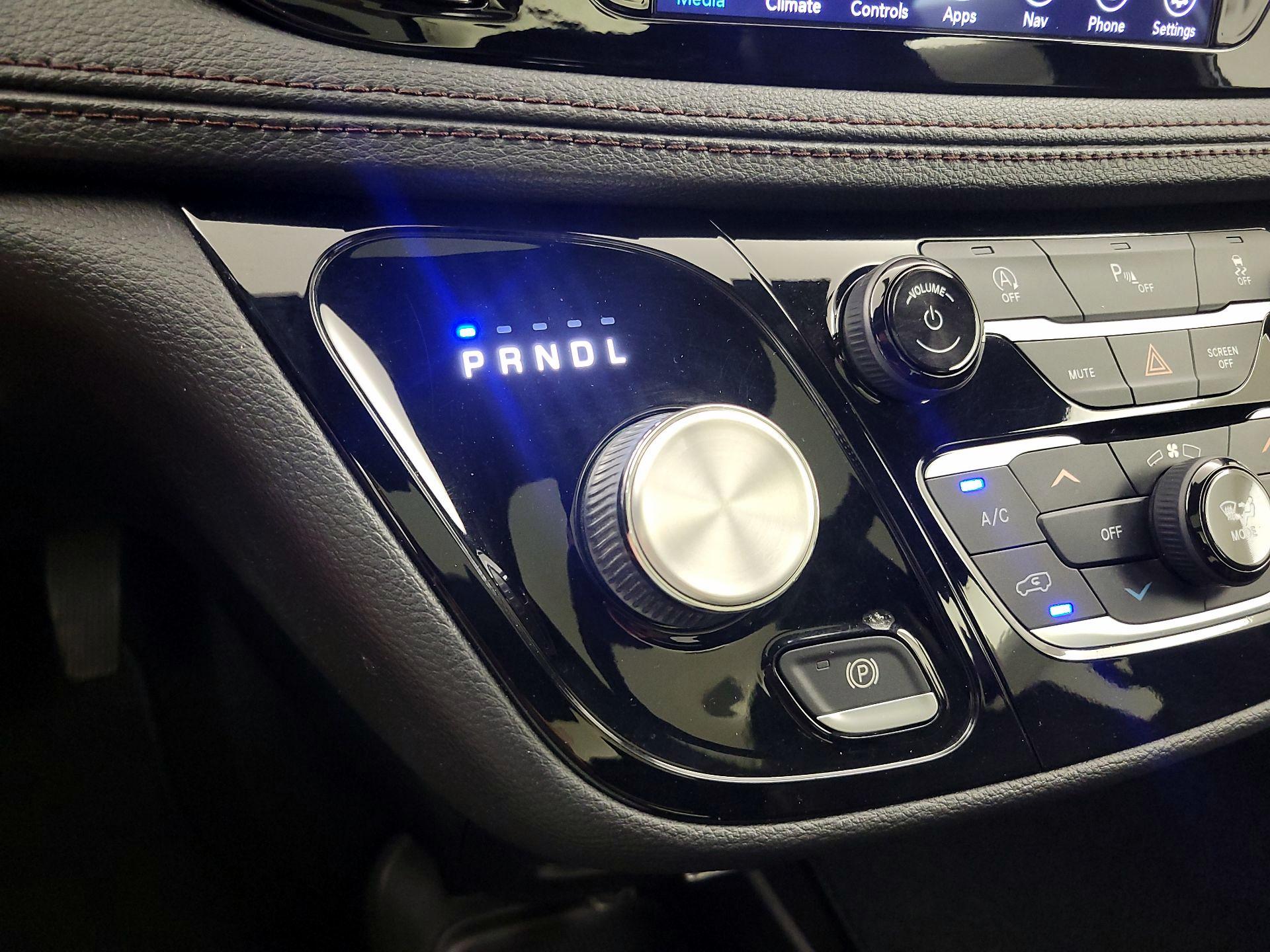 Thumbnail: 2020 Chrysler Pacifica - 18