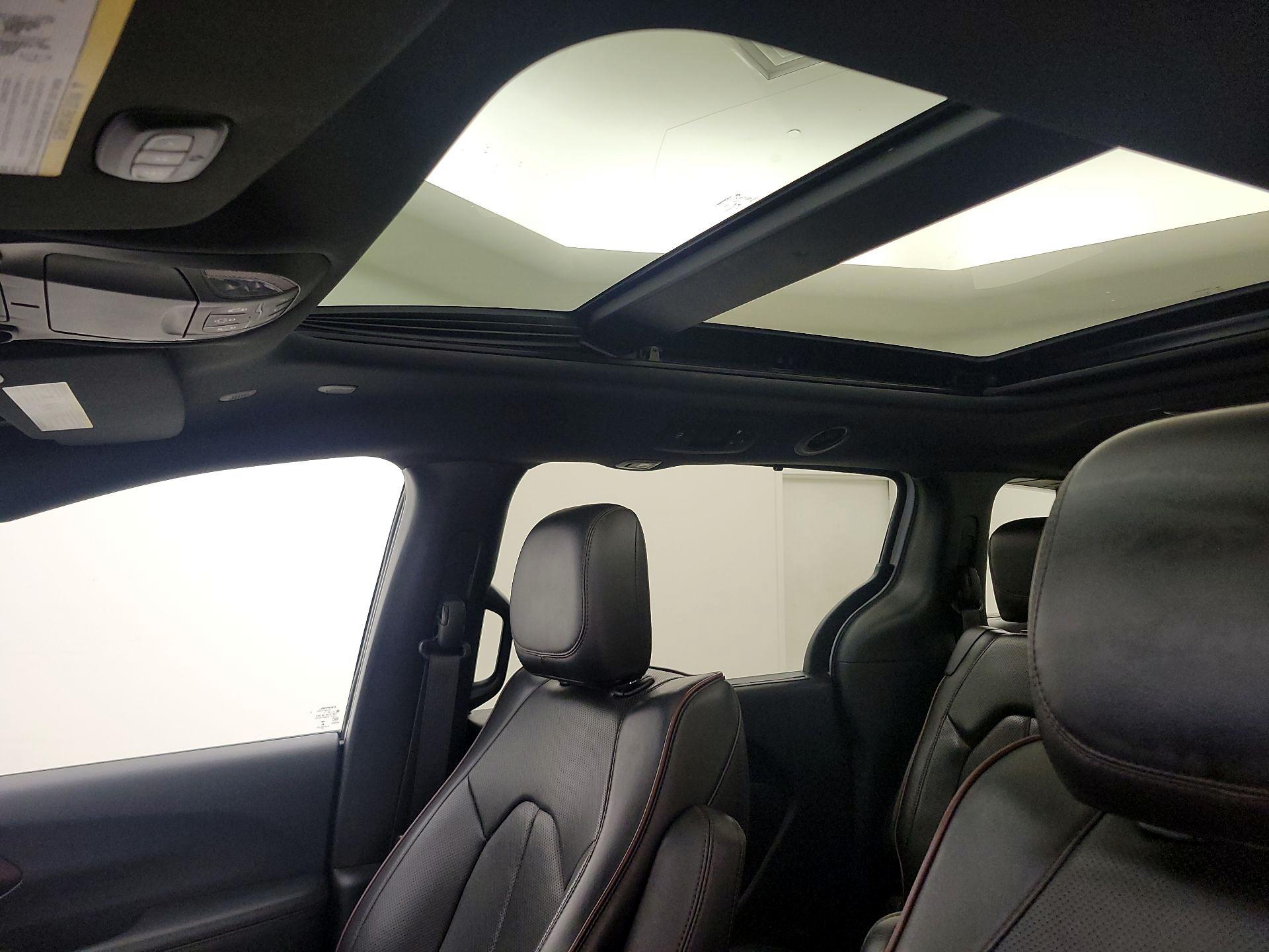 Thumbnail: 2020 Chrysler Pacifica - 20