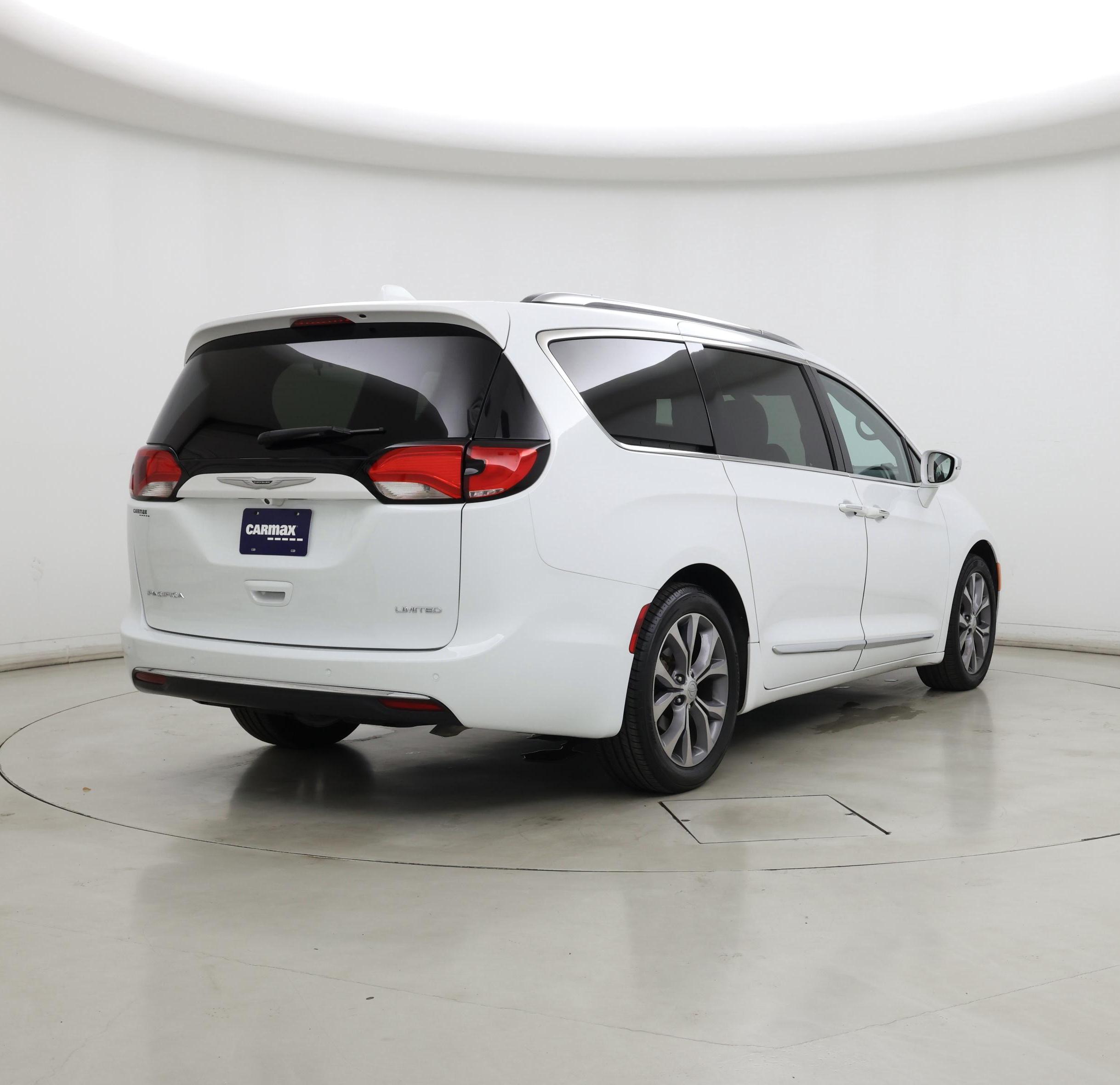 Thumbnail: 2020 Chrysler Pacifica - 8