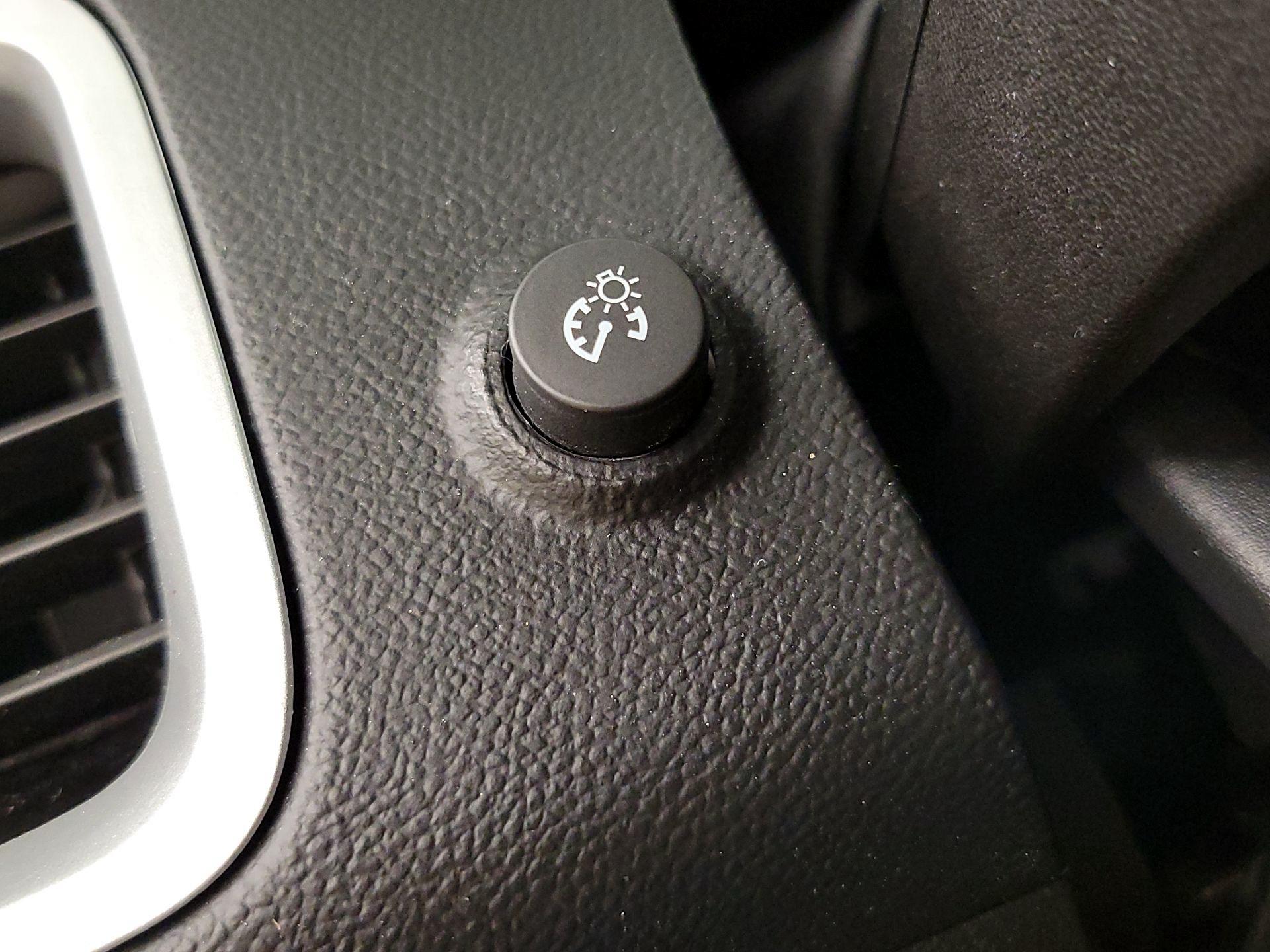 Thumbnail: 2015 Chevrolet Equinox - 13