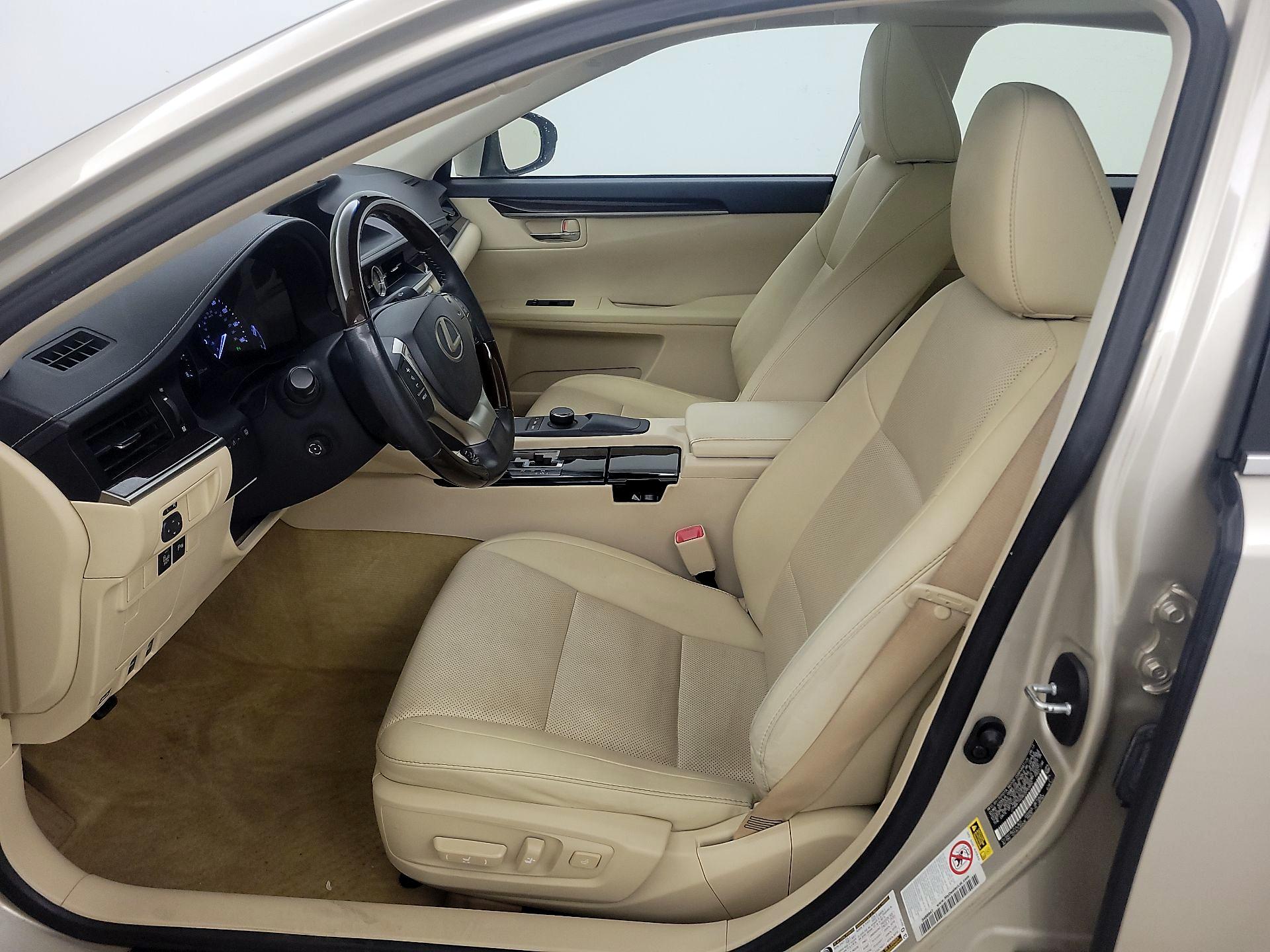 Thumbnail: 2014 Lexus ES - 11