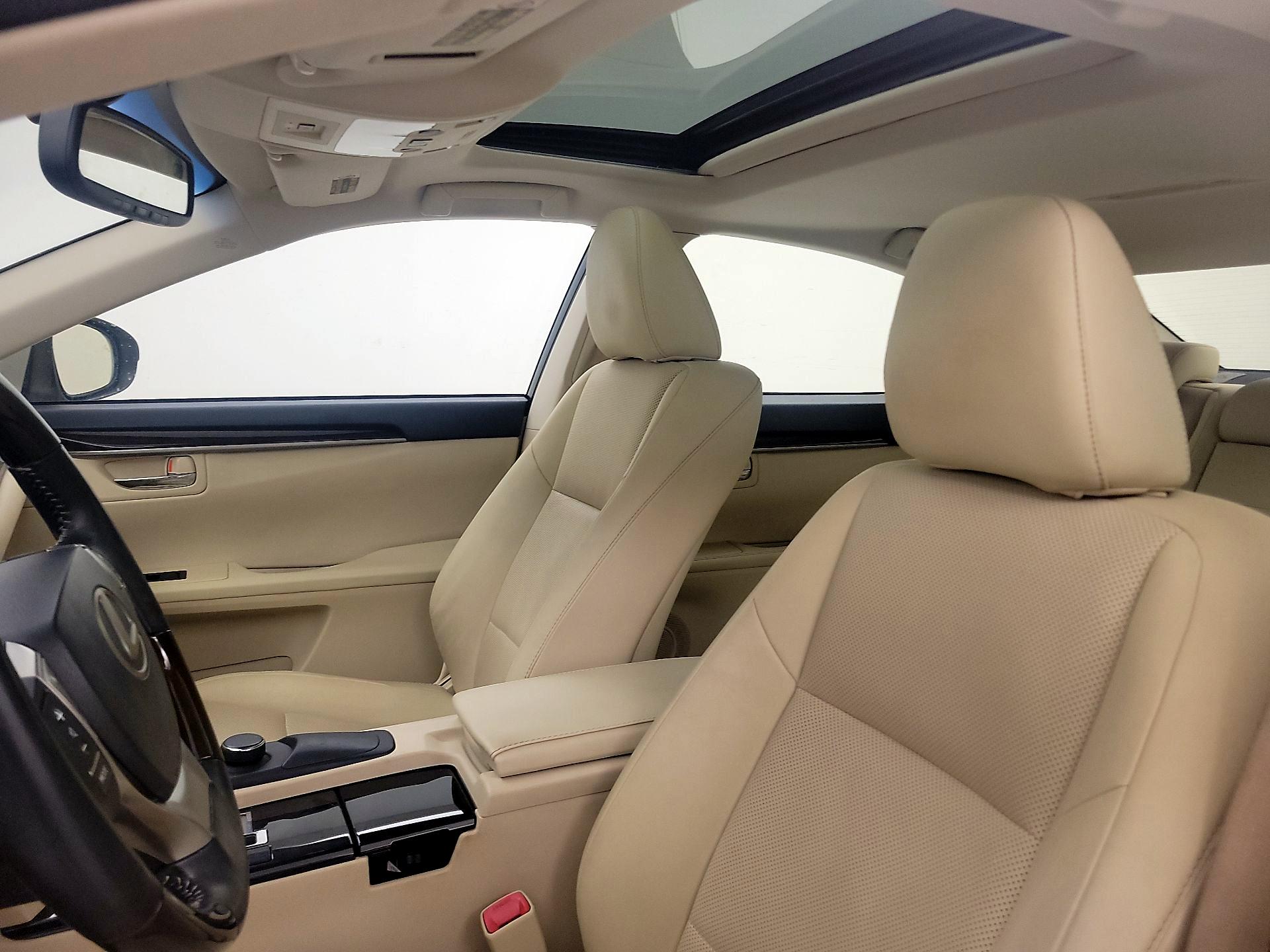 Thumbnail: 2014 Lexus ES - 19