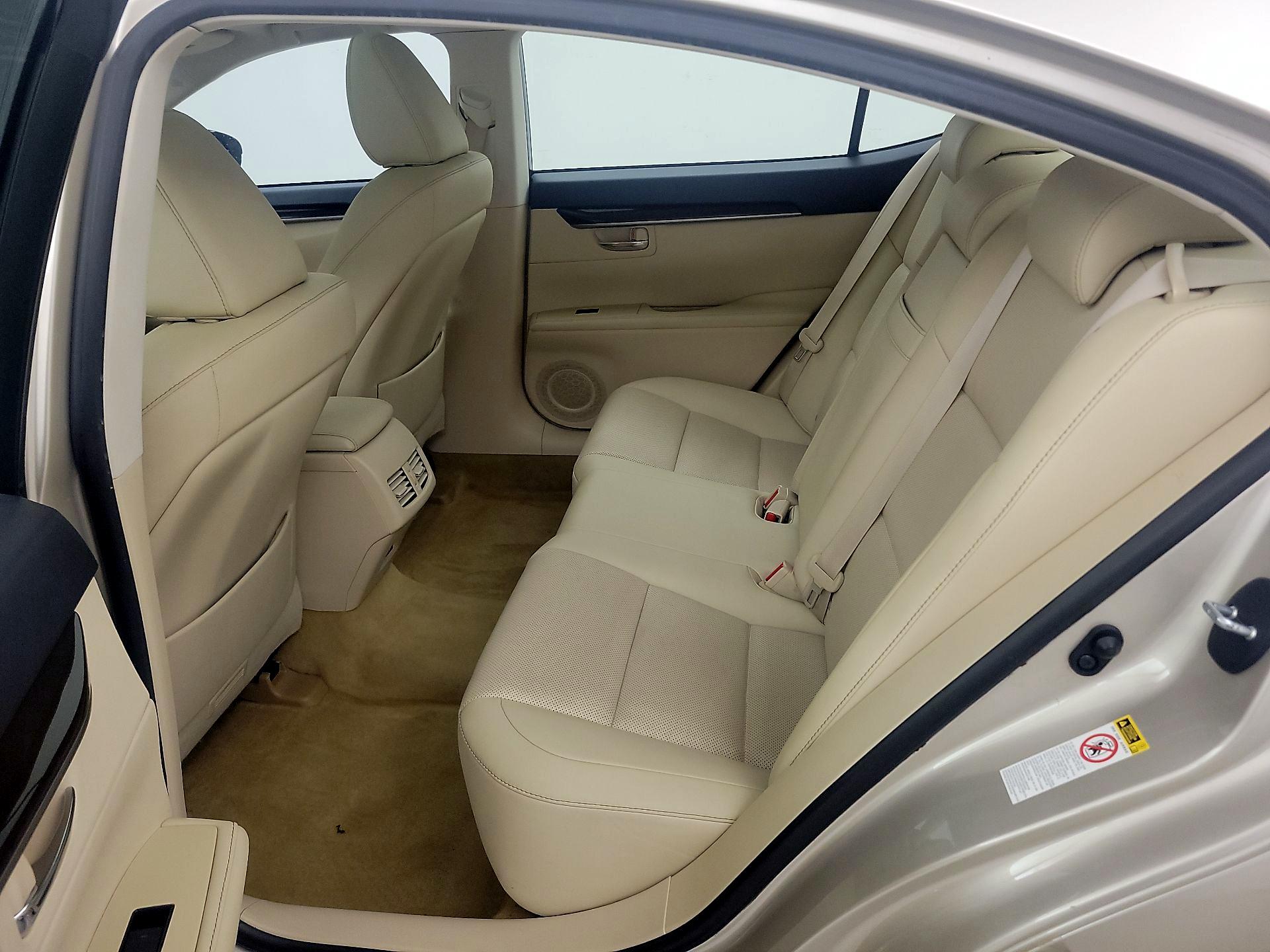 Thumbnail: 2014 Lexus ES - 20