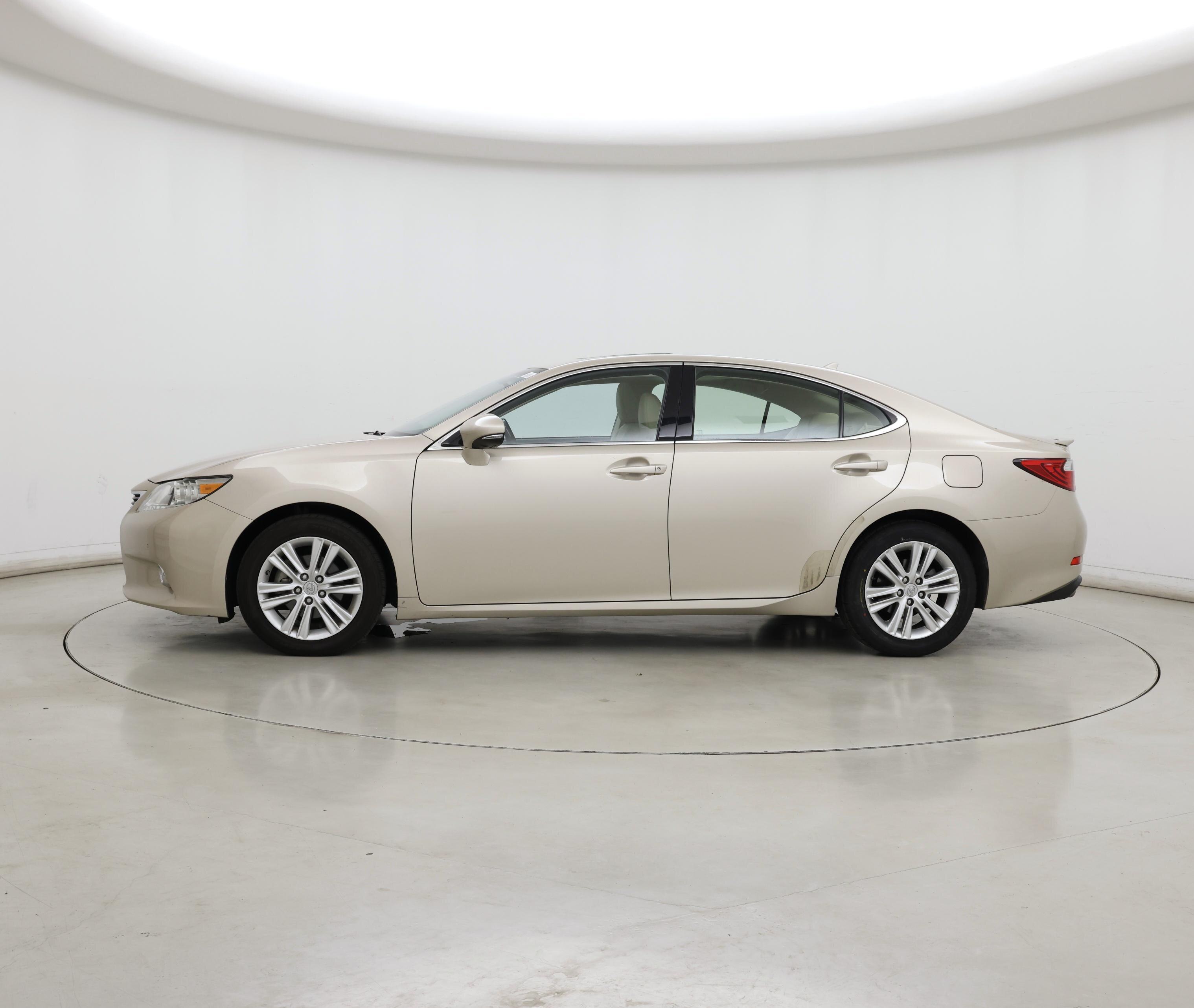 Thumbnail: 2014 Lexus ES - 3