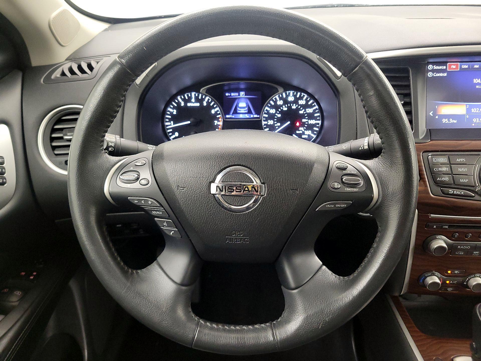 Thumbnail: 2017 Nissan Pathfinder - 10