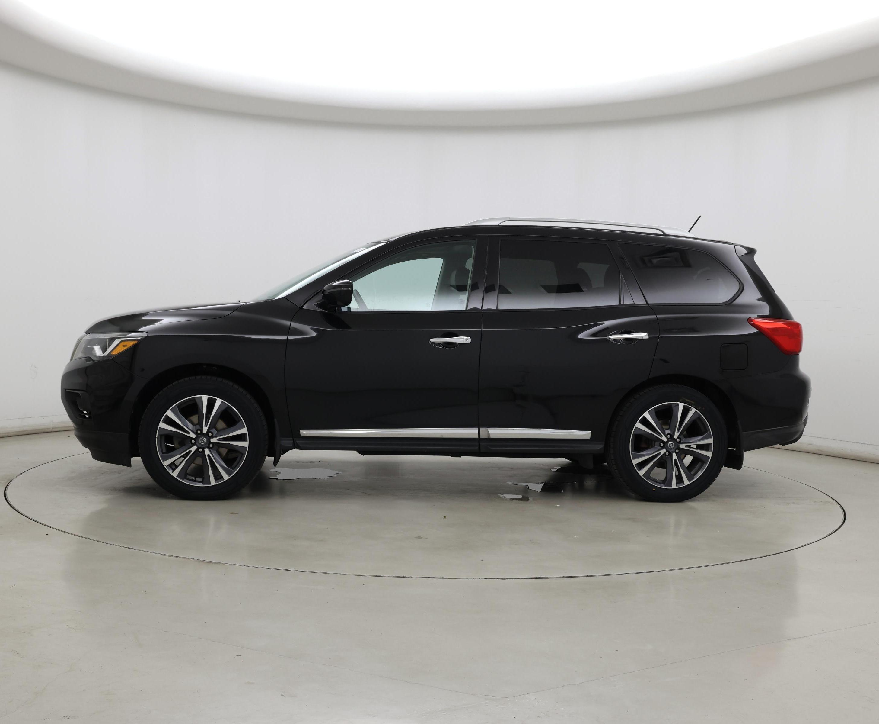 Thumbnail: 2017 Nissan Pathfinder - 3