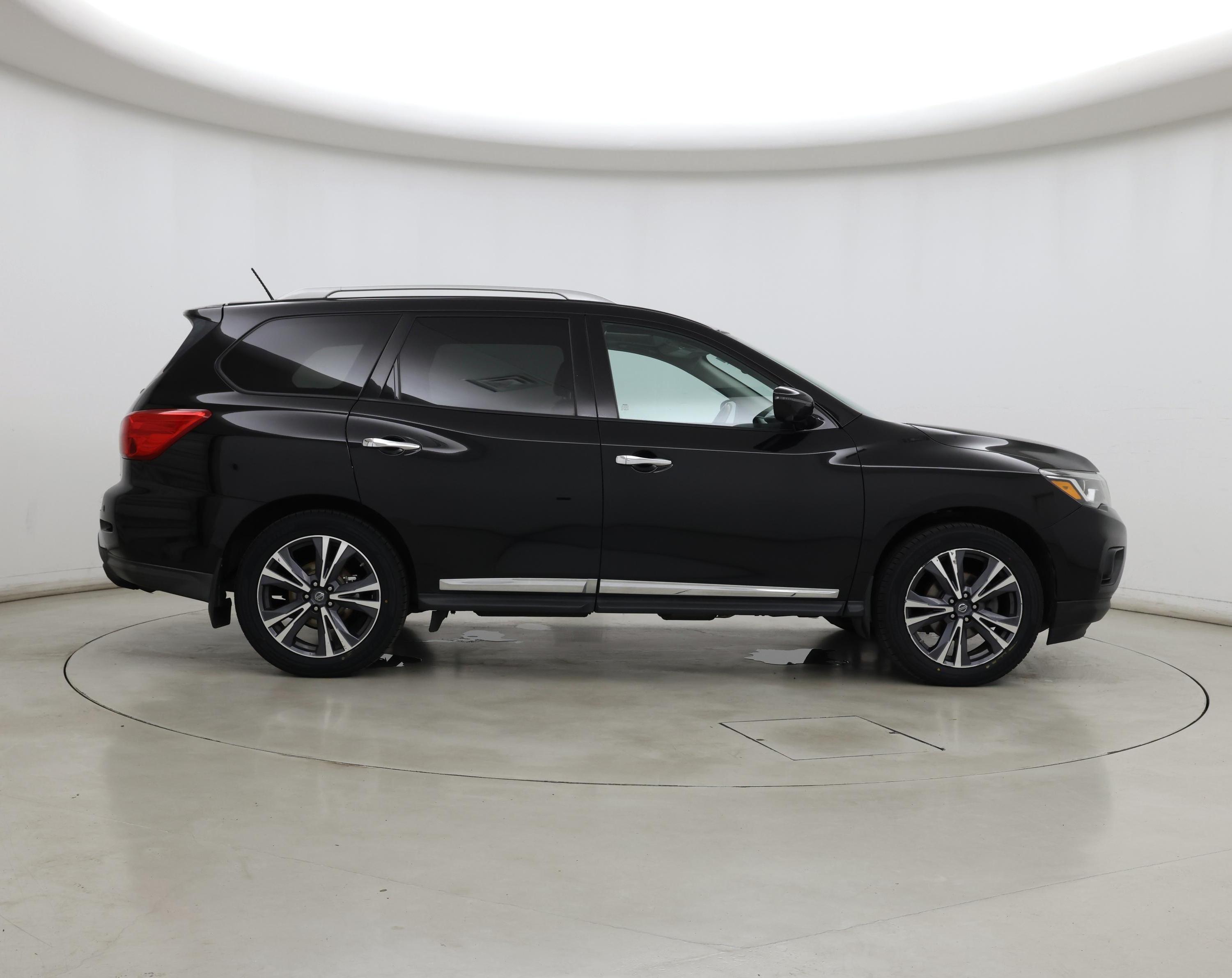 Thumbnail: 2017 Nissan Pathfinder - 7
