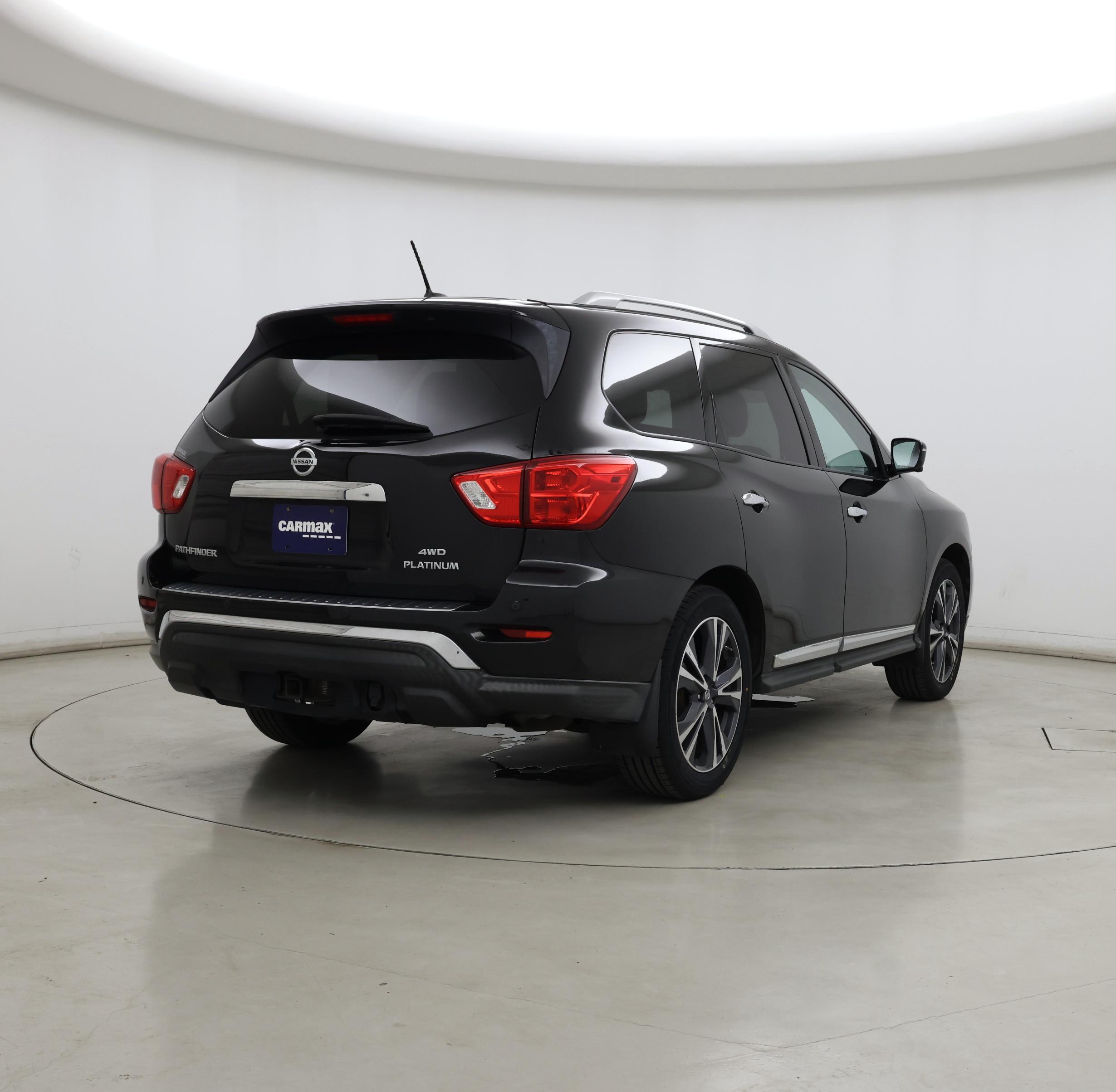 Thumbnail: 2017 Nissan Pathfinder - 8