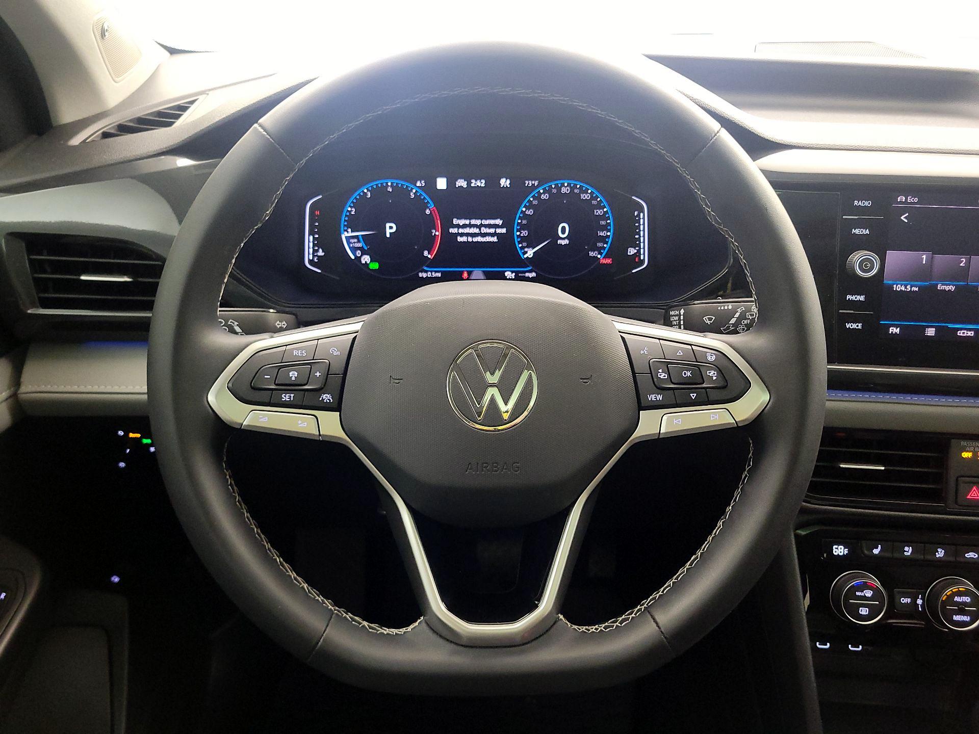 Thumbnail: 2022 Volkswagen Taos - 10