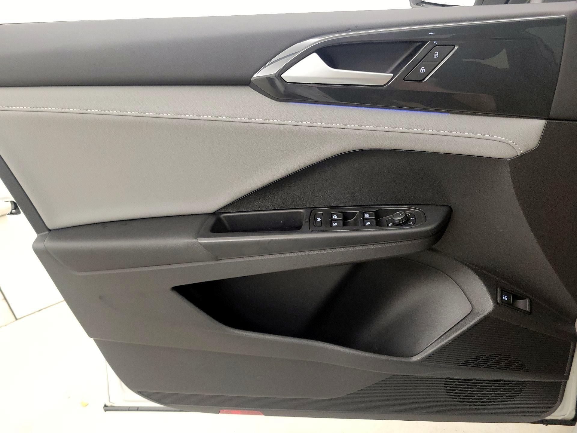 Thumbnail: 2022 Volkswagen Taos - 12