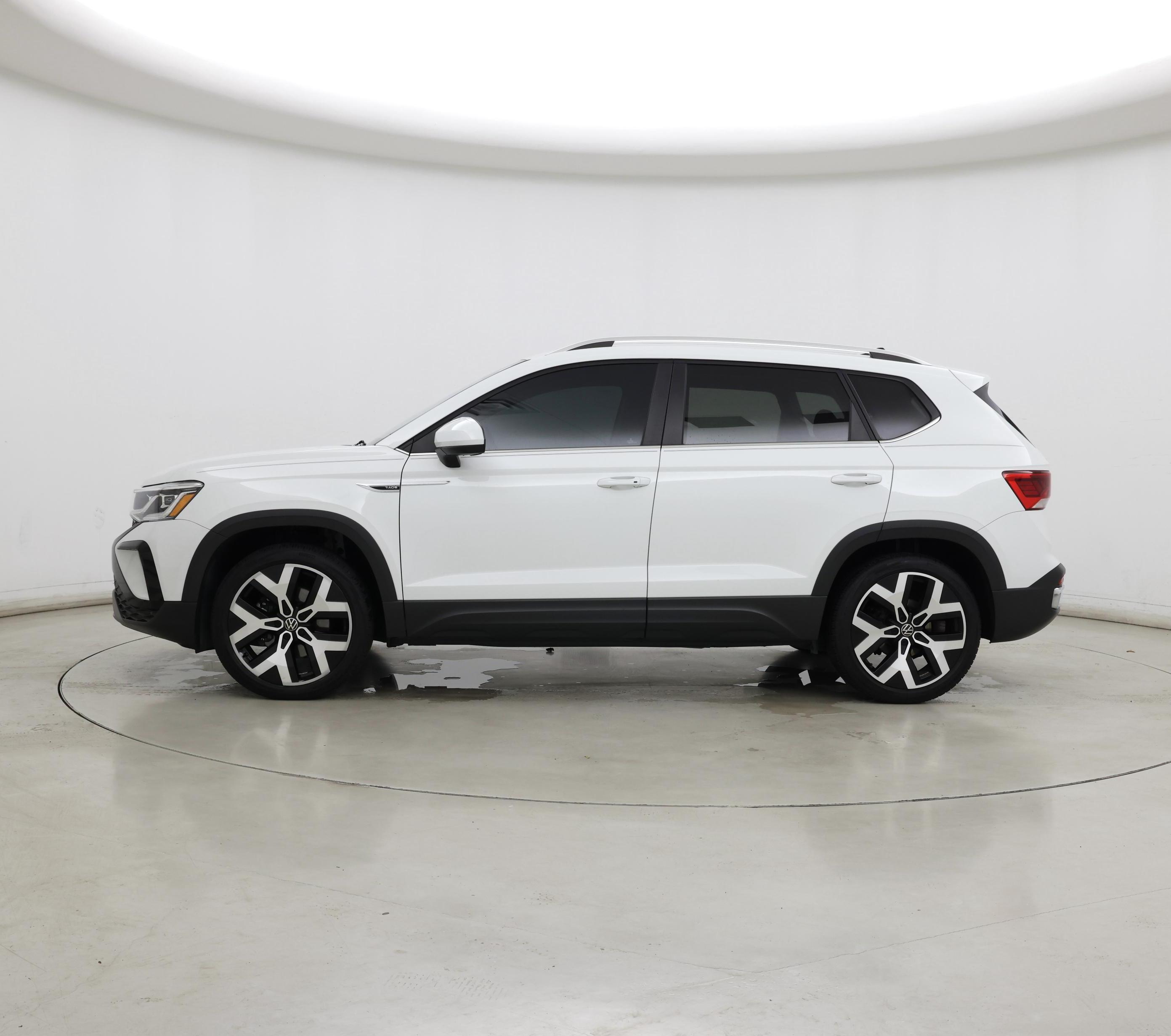 Thumbnail: 2022 Volkswagen Taos - 3