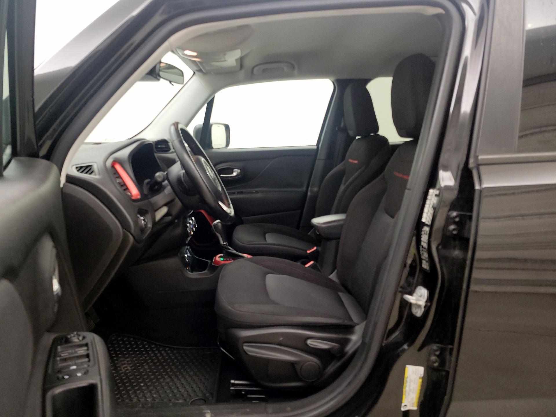 Thumbnail: 2017 Jeep Renegade - 11