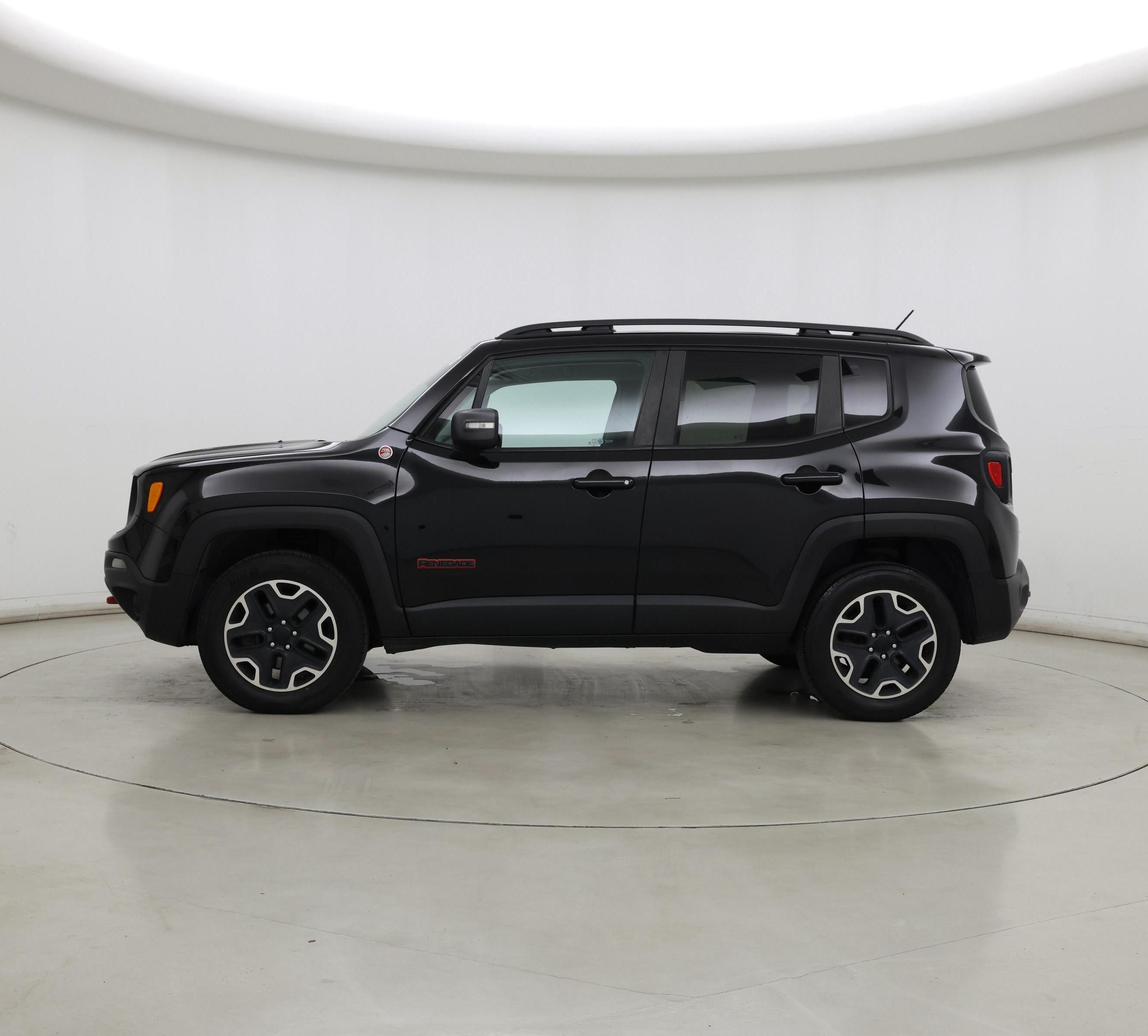 Thumbnail: 2017 Jeep Renegade - 3